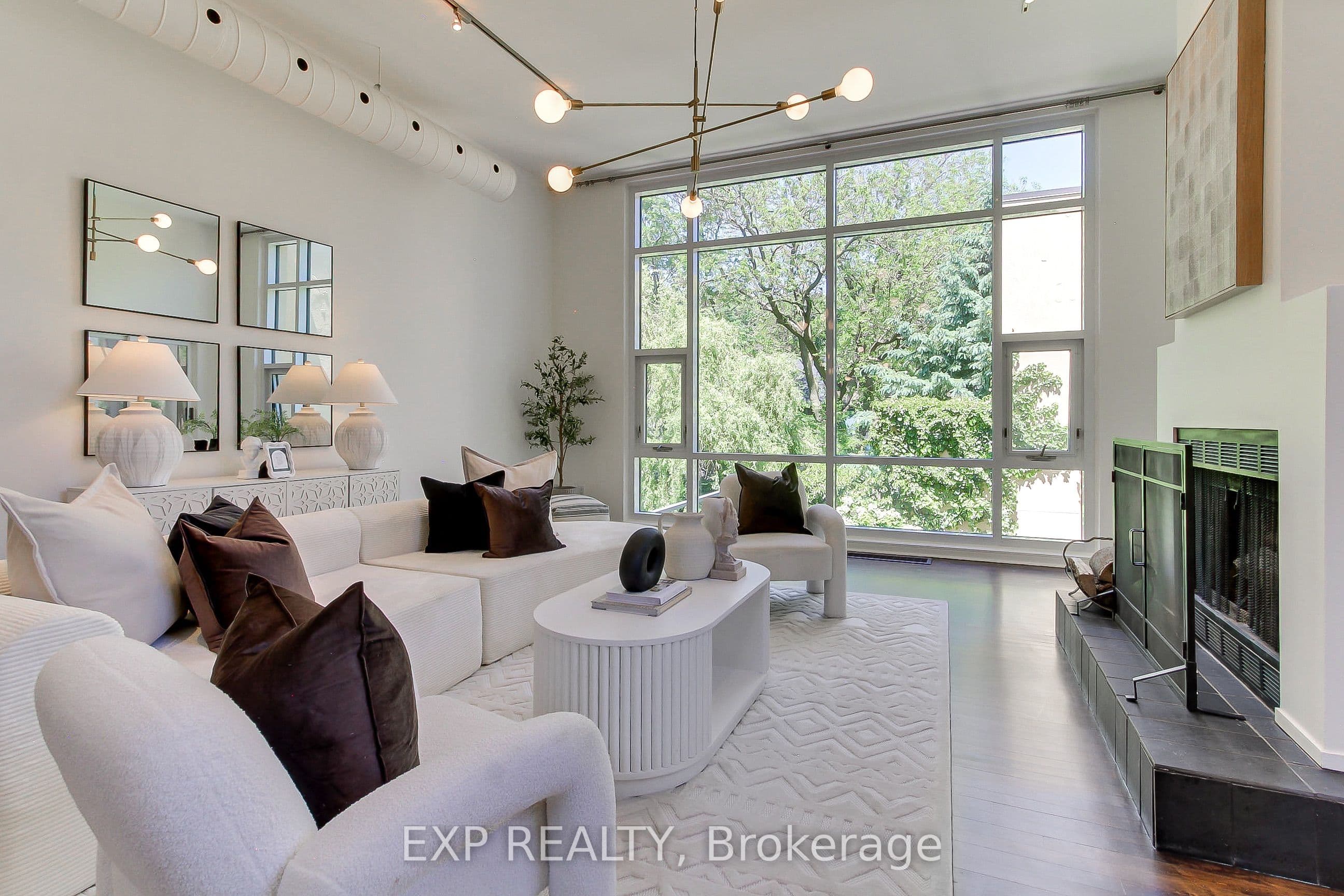 Unit 4 306 Sackville Street photo 1
