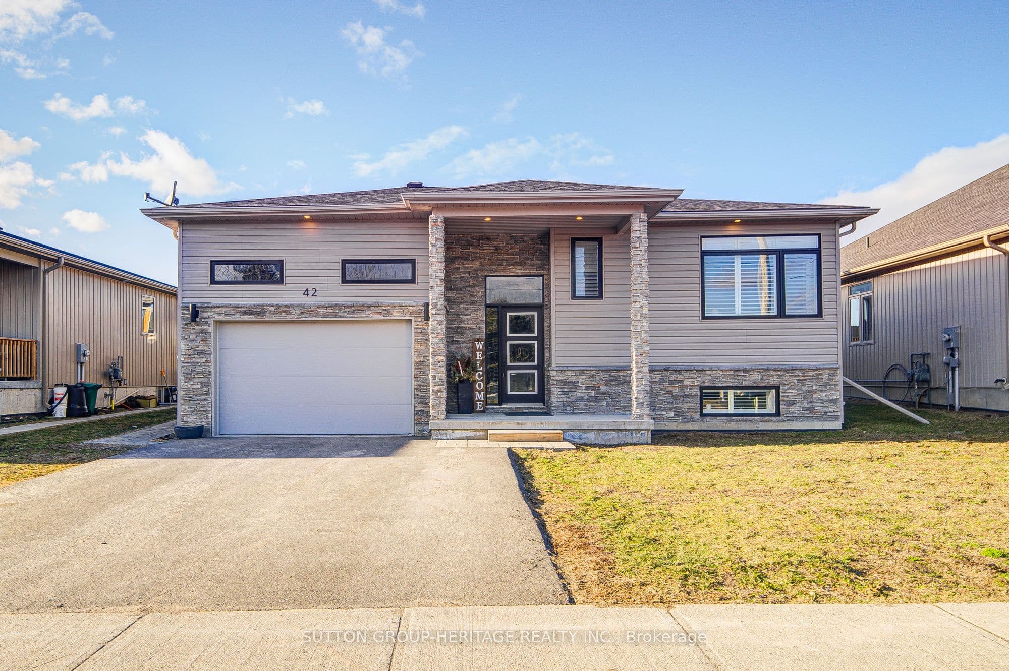 42 McFarland Drive photo 1