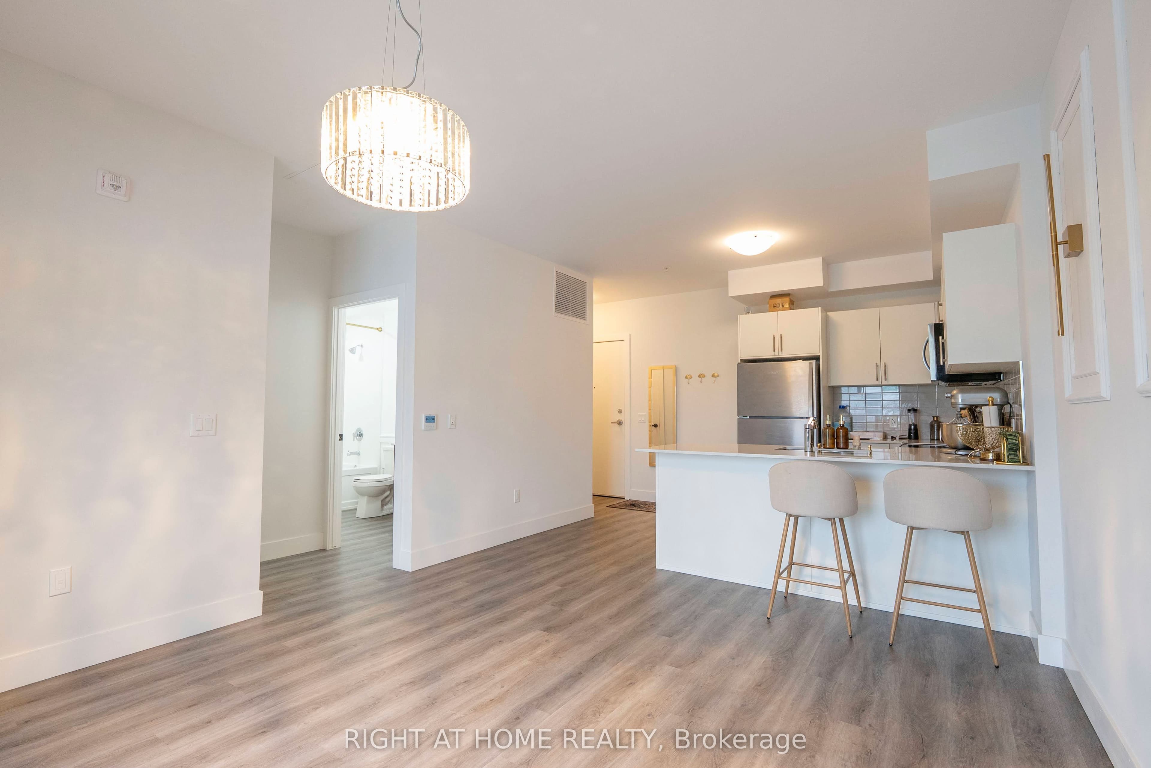 Unit 302 1000 Lackner Place photo 1