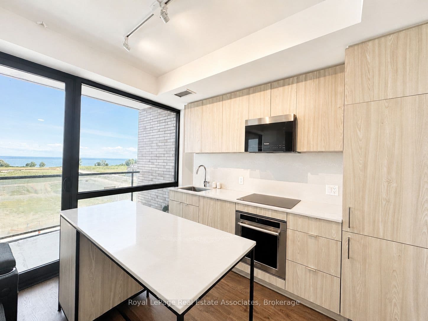 Unit 401 251 Masonry Way photo 1