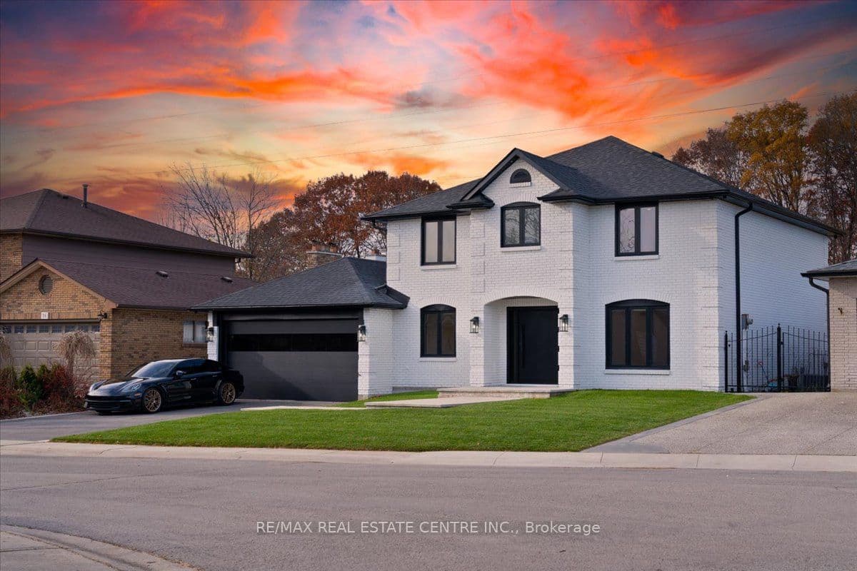32 Elena Court photo 1
