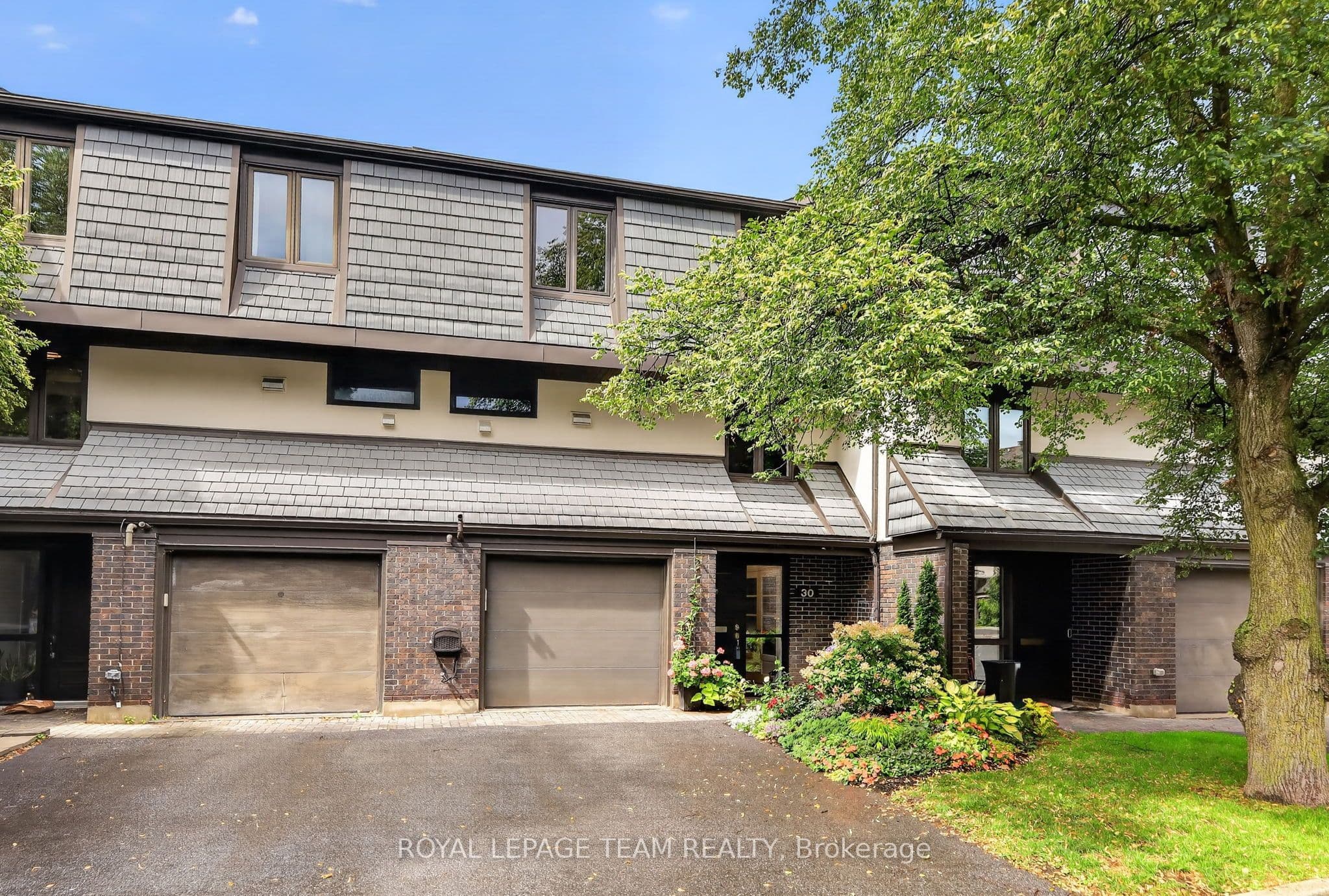 Unit 30 655 Richmond Road photo 1