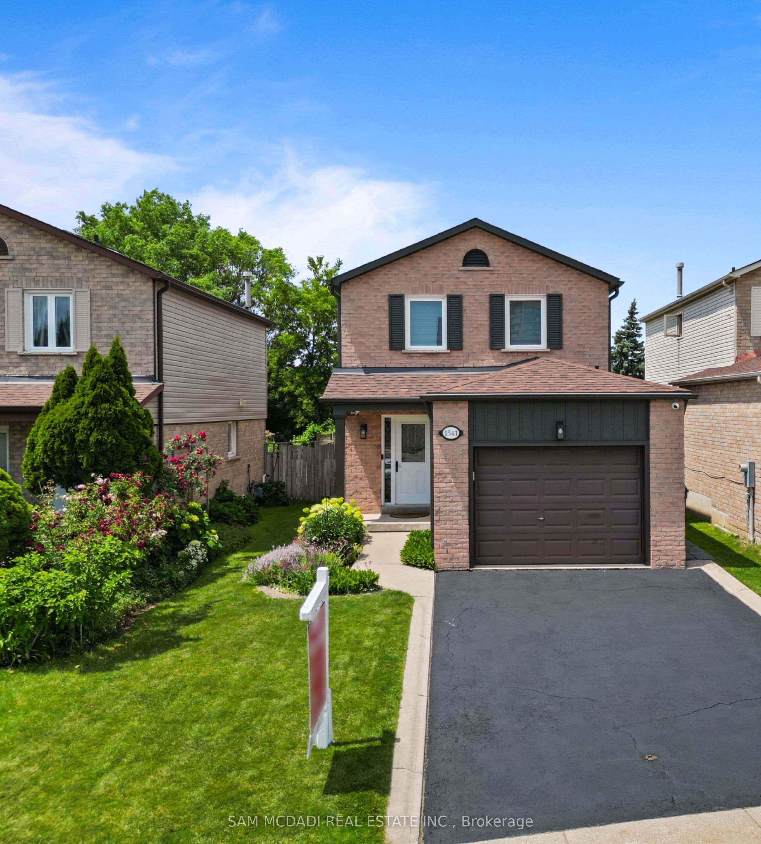 1541 Cuthbert Avenue photo 1