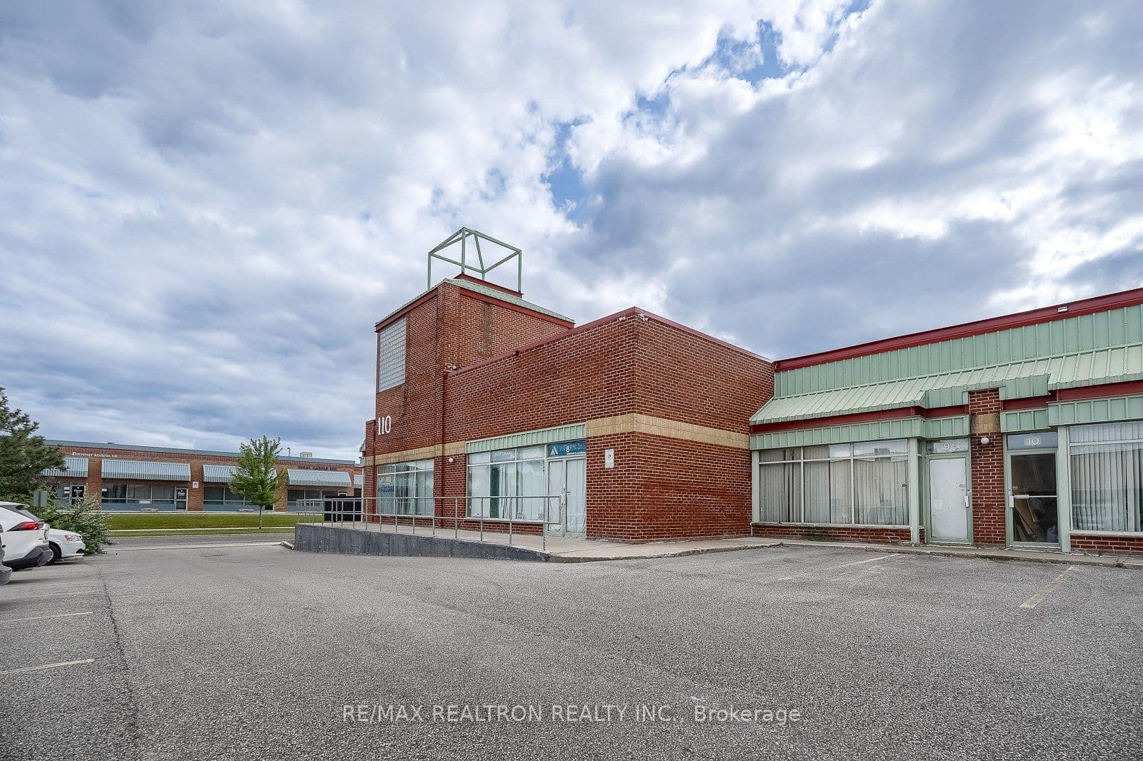 Unit 8 110 Ironside Crescent photo 1