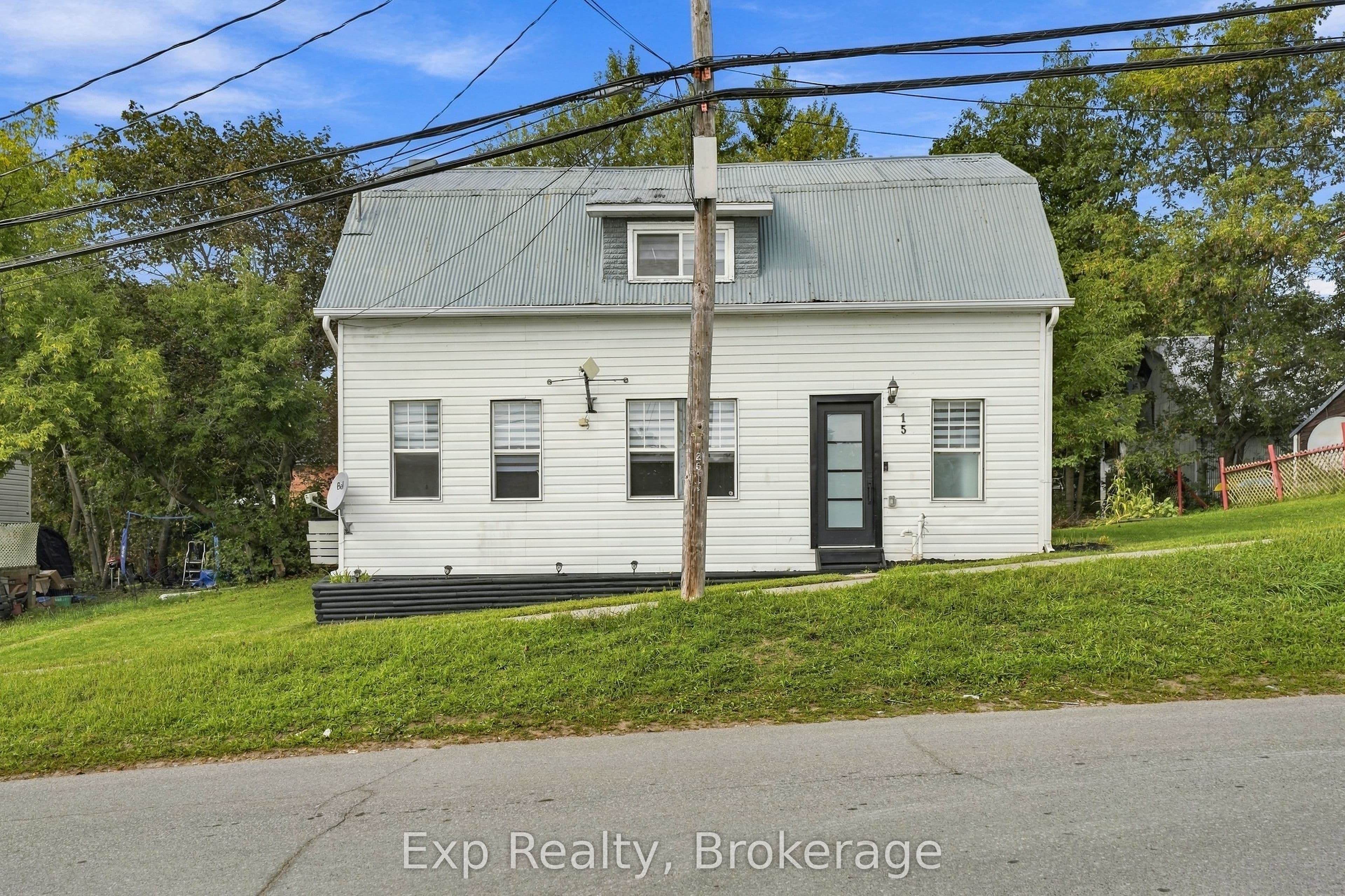 15 Madoc Street photo 1