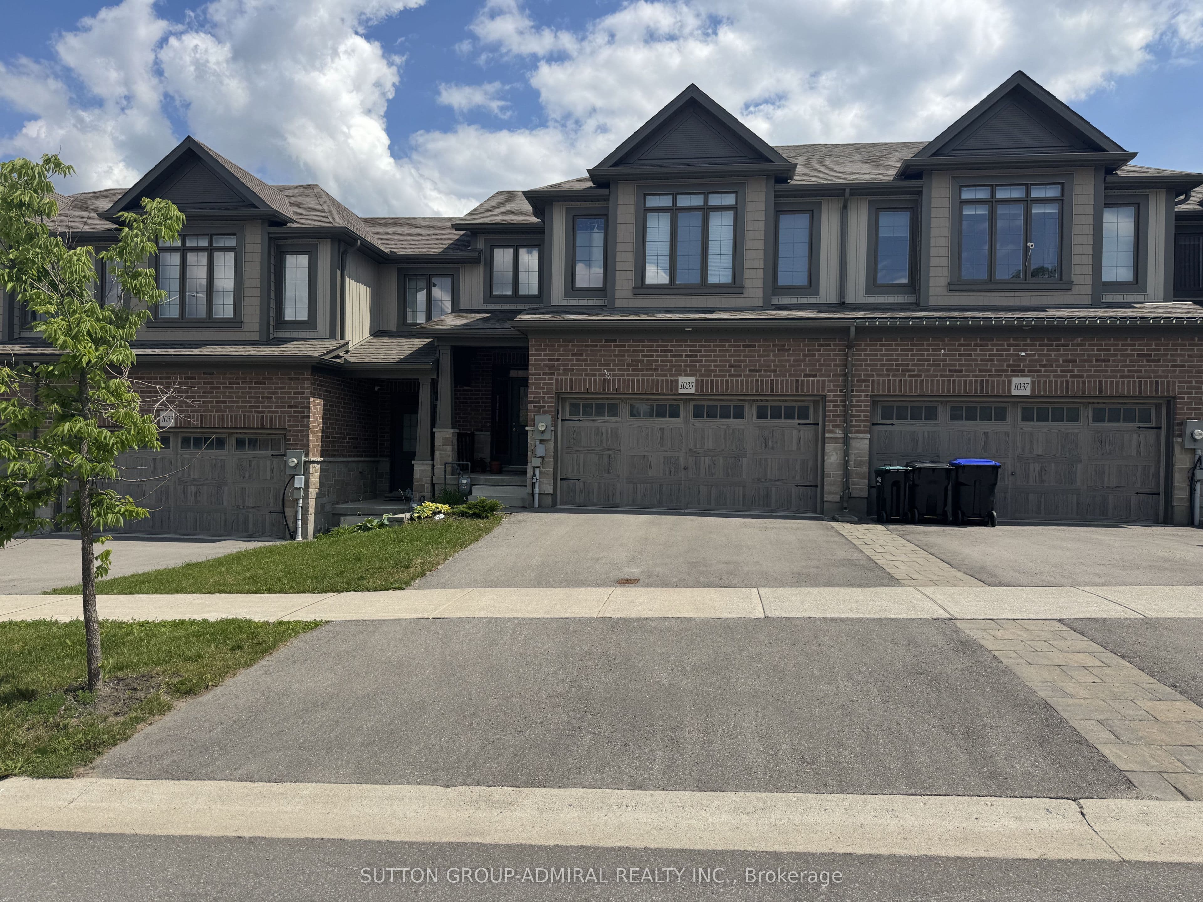 1035 Wright Drive photo 1