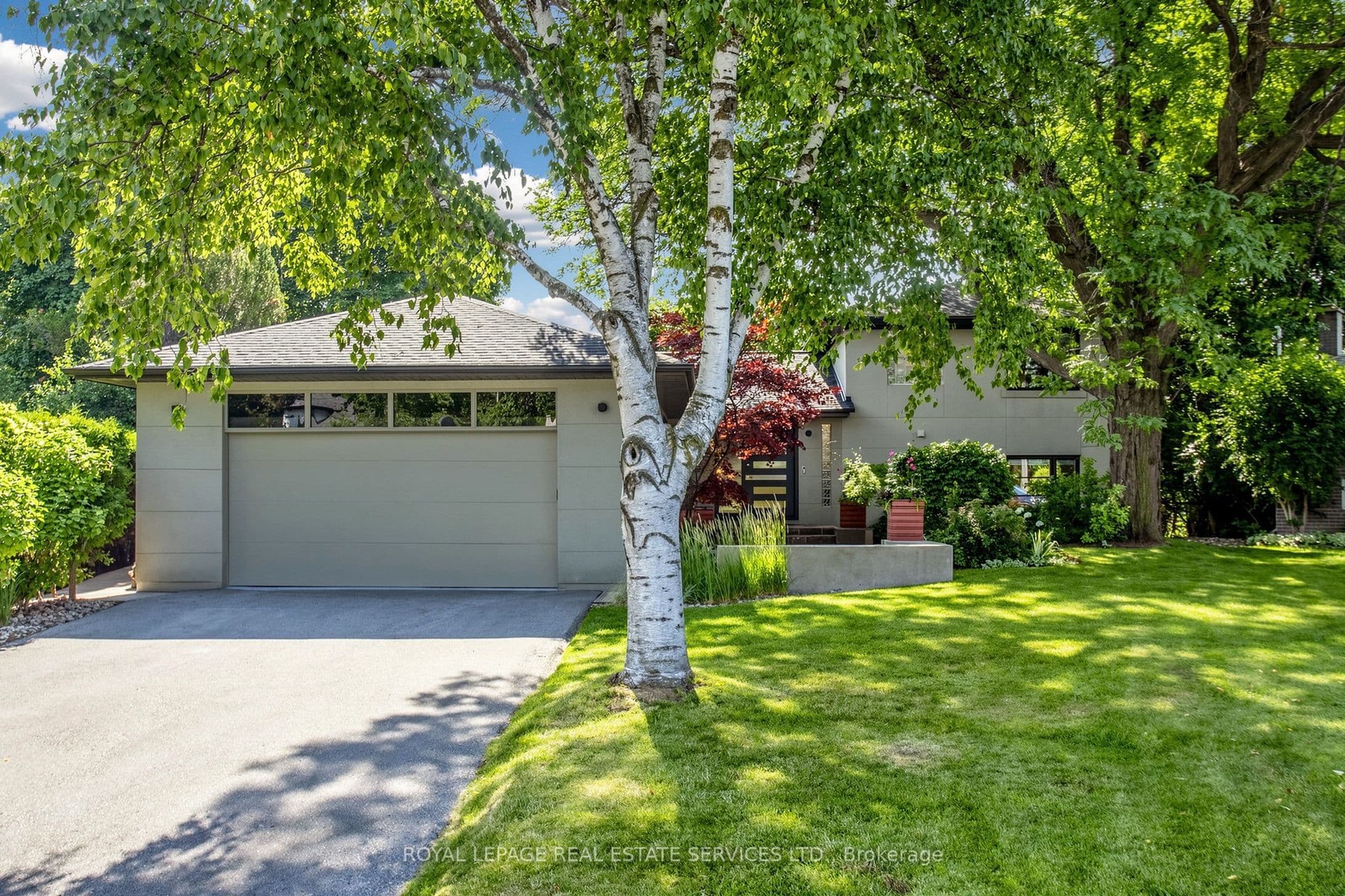 45 HOPPERTON Drive photo 1