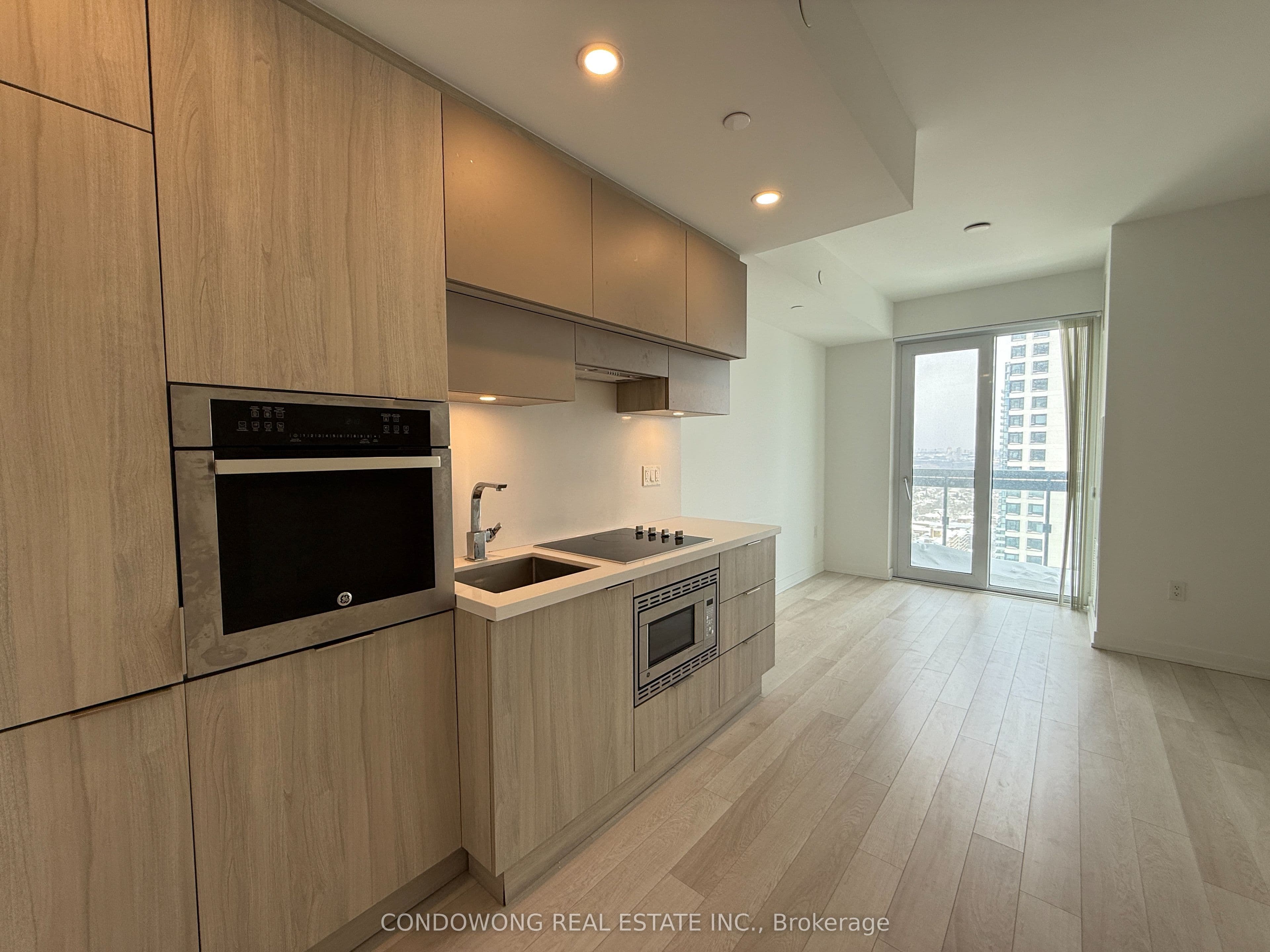 Unit 2901 39 Roehampton Avenue photo 1