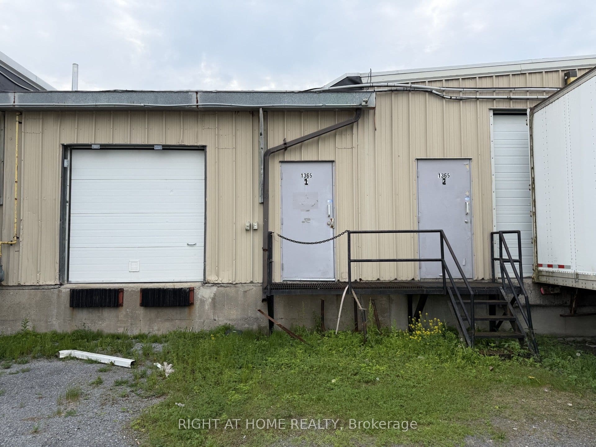 Unit 130R & 140R 1381 Midland Avenue photo 1