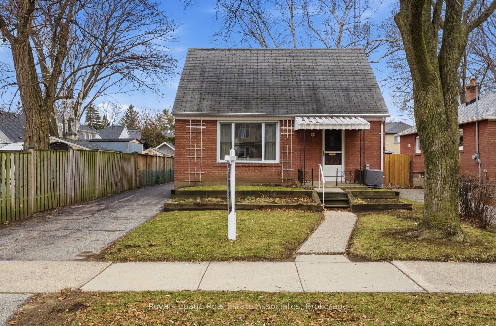 68 Gair Drive photo 1