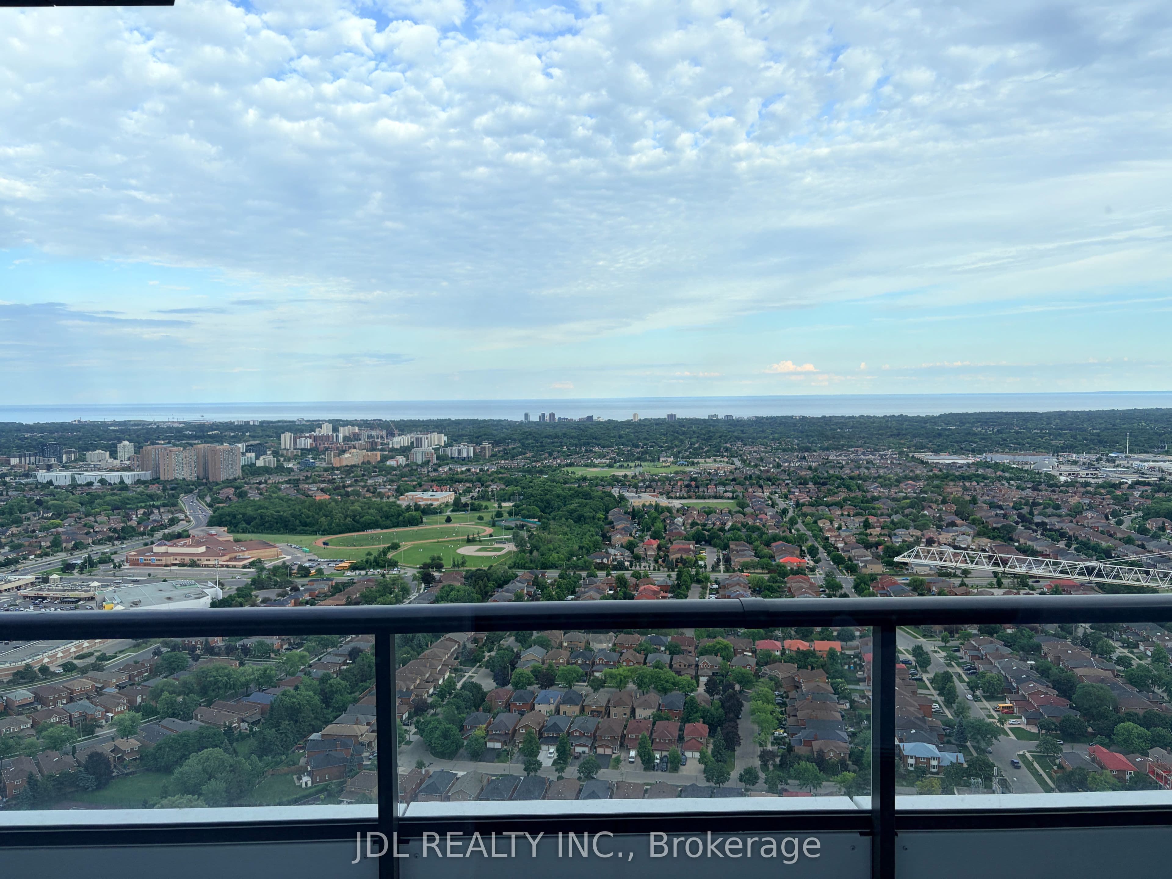 Unit 4109 448 Burnhamthorpe Road photo 1