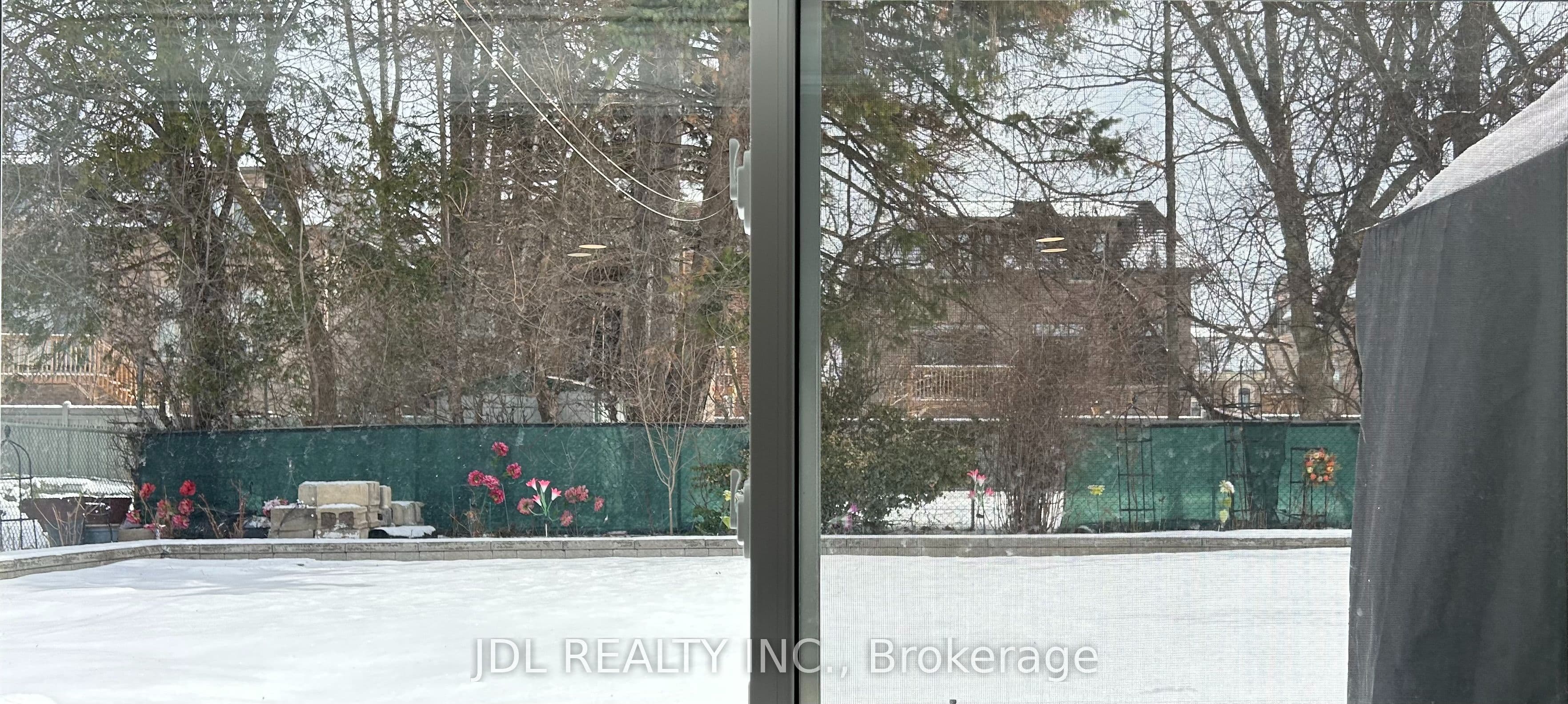 Unit Unit B 973 Willowdale Ave Avenue photo 1