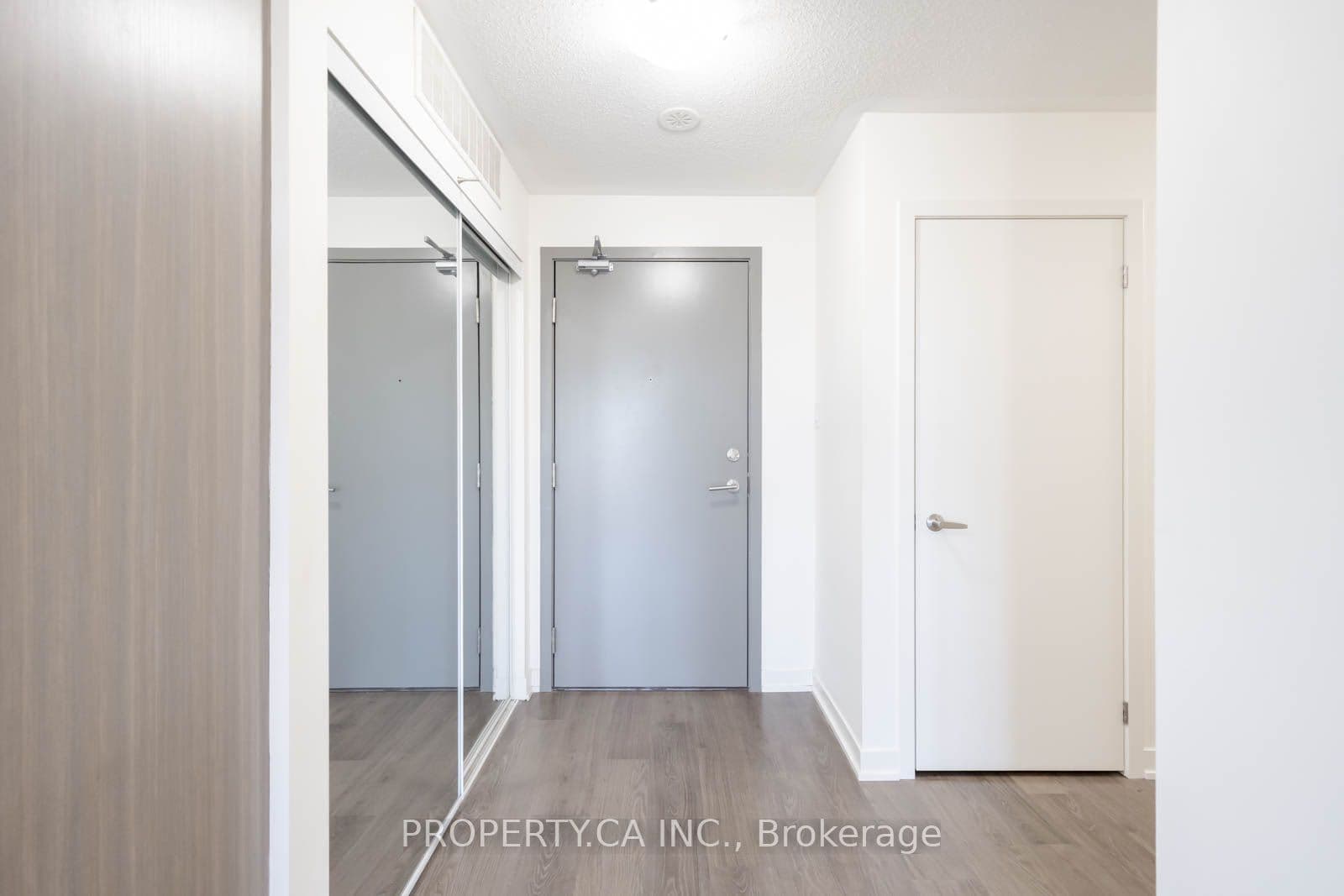 Unit 412 20 Orchid Place Drive photo 1