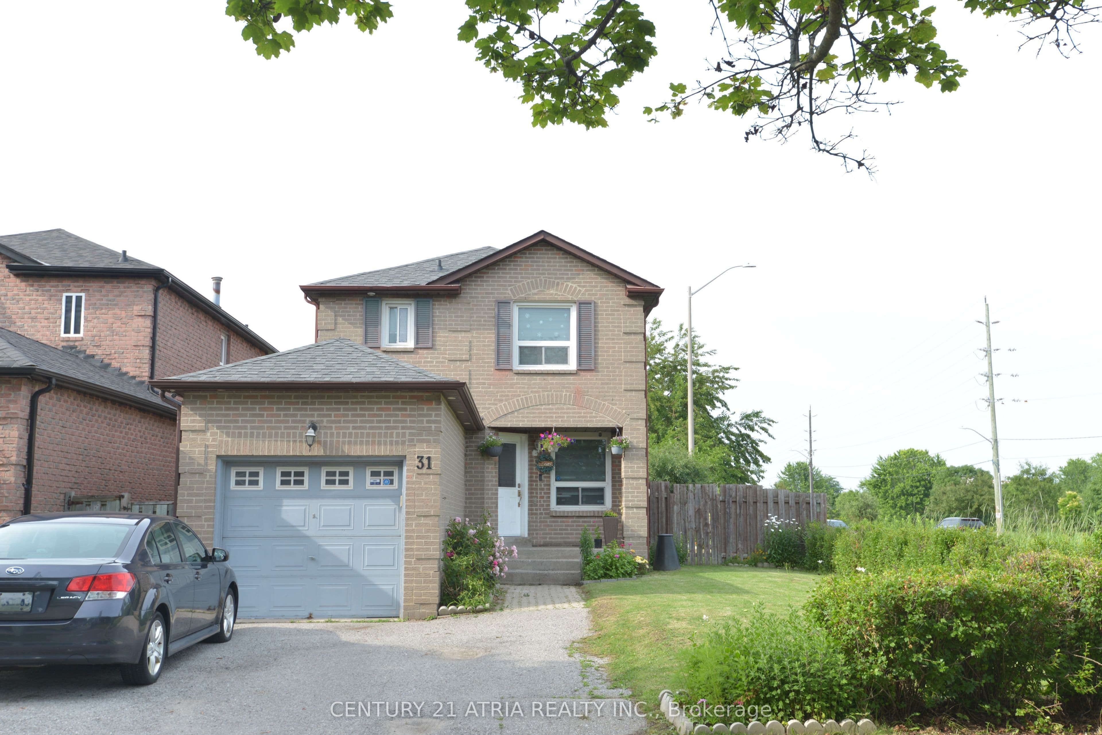 31 Carnelly Crescent photo 1