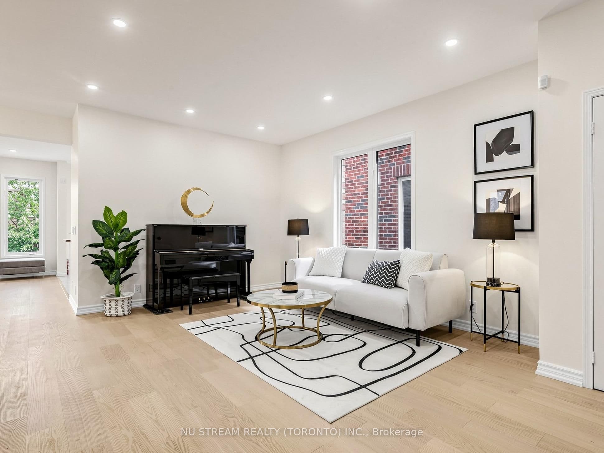 157 Bilbrough Street photo 1