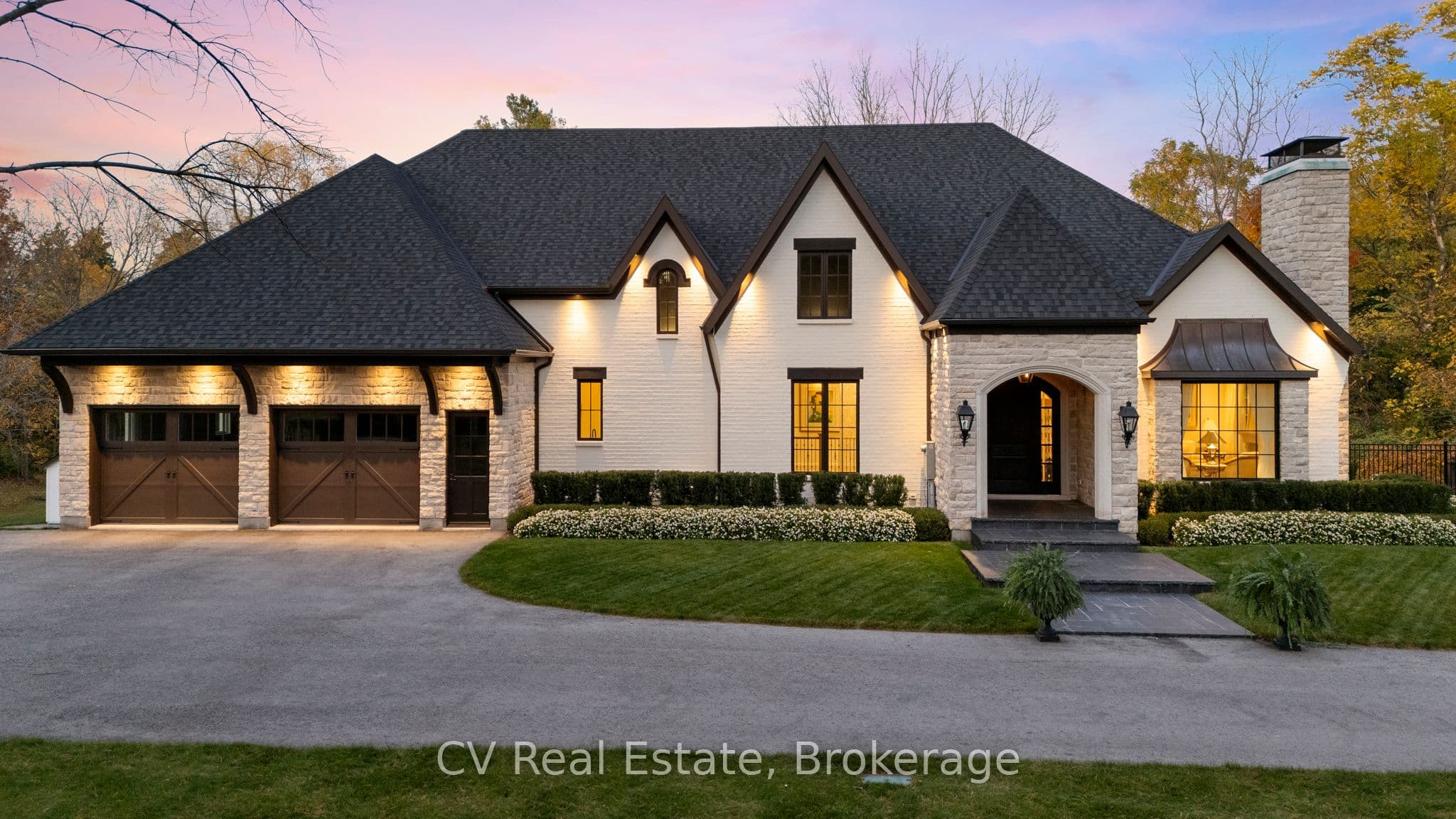 455 William Street photo 1