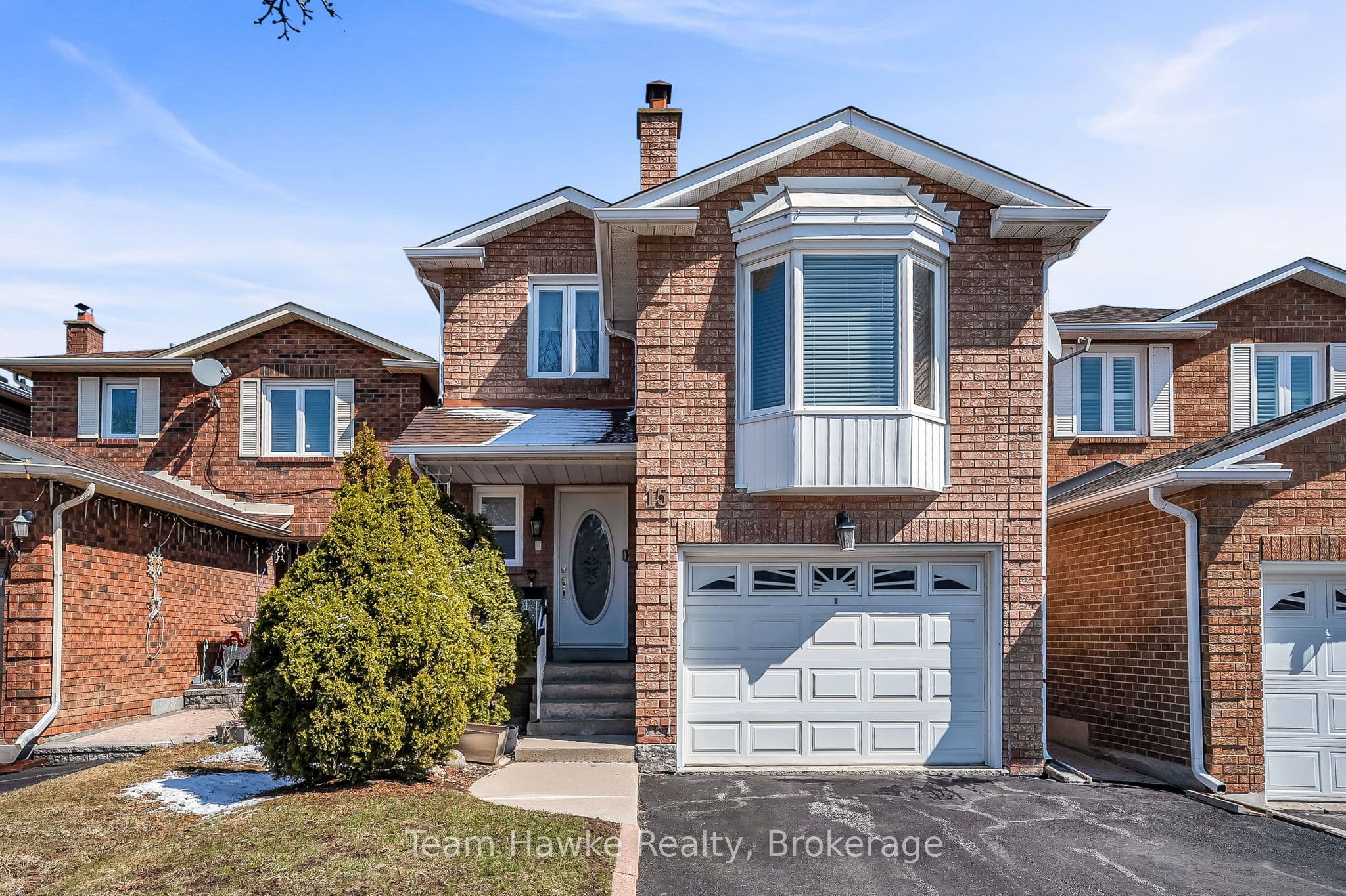 15 White Boulevard photo 1