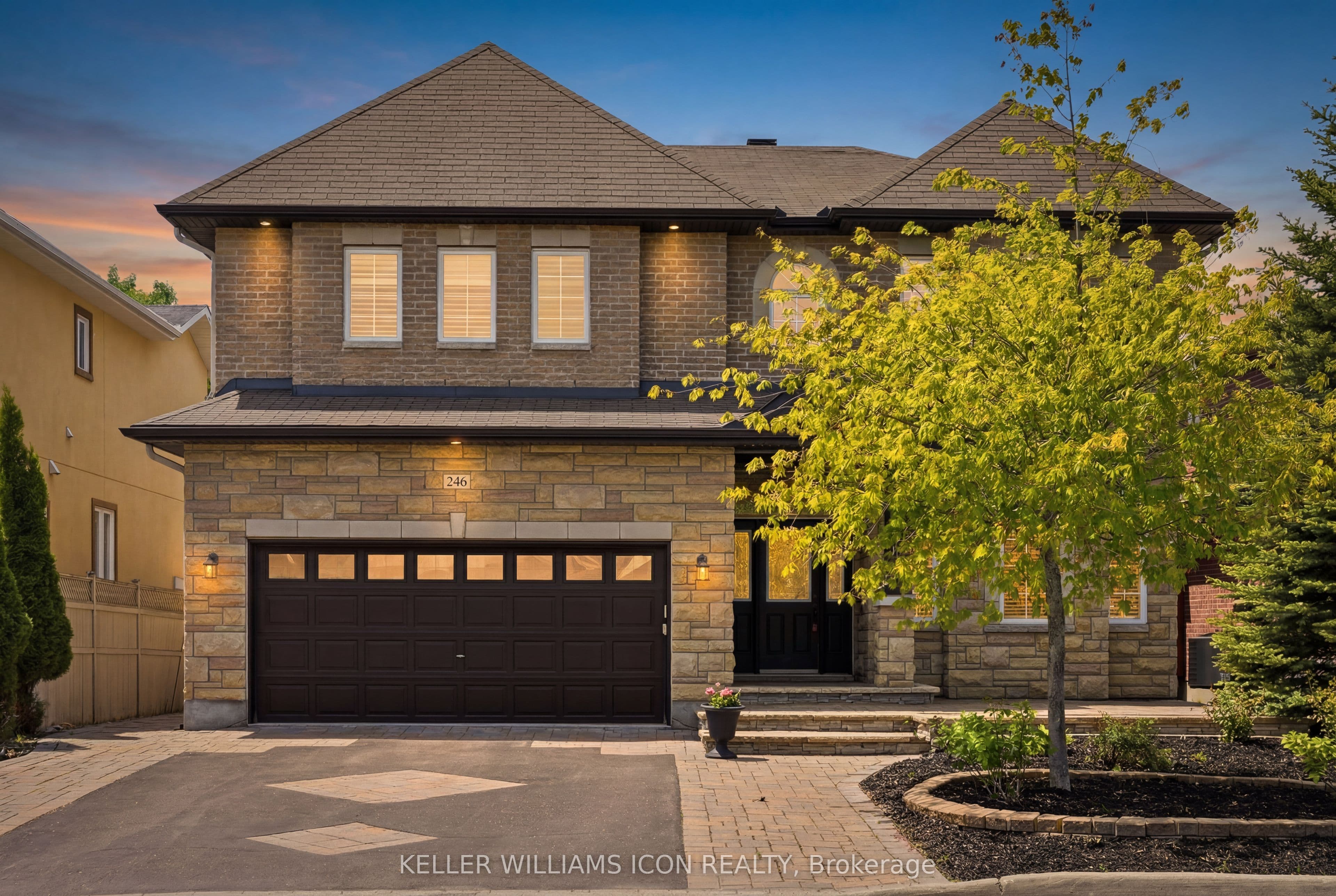 246 Madhu Crescent photo 1