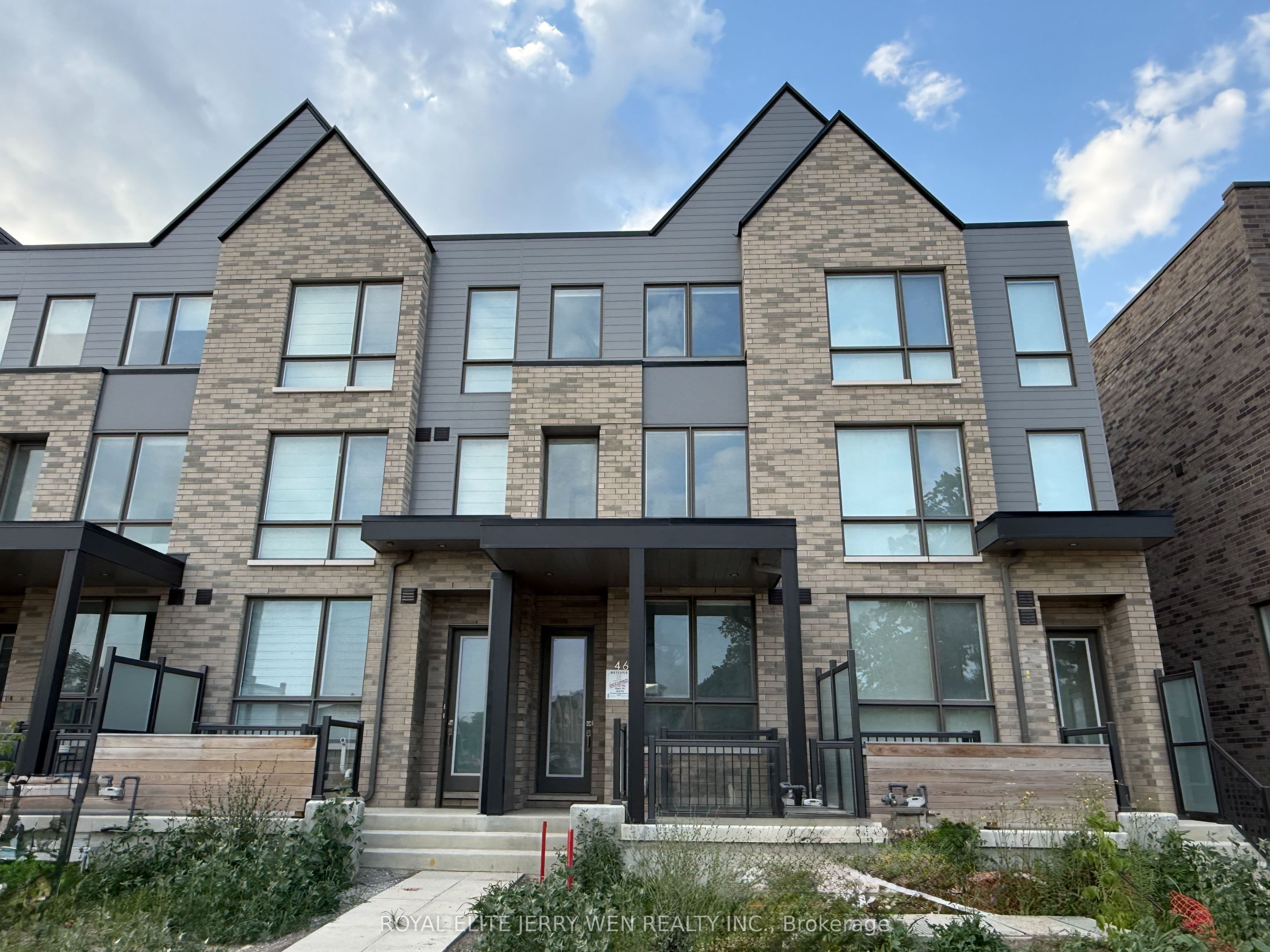 46 Green Gardens Boulevard photo 1