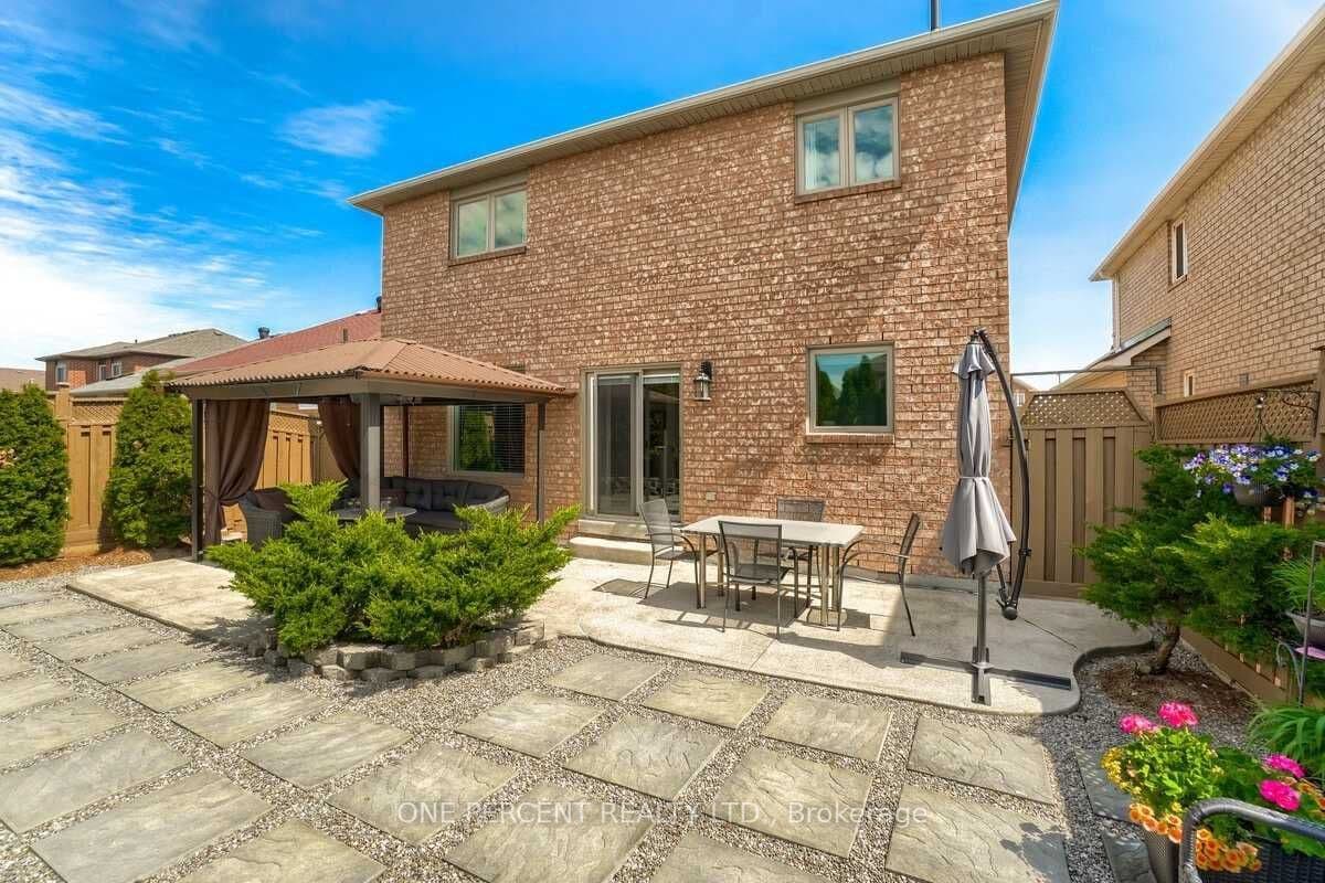 15 Beaverhall Road photo 1