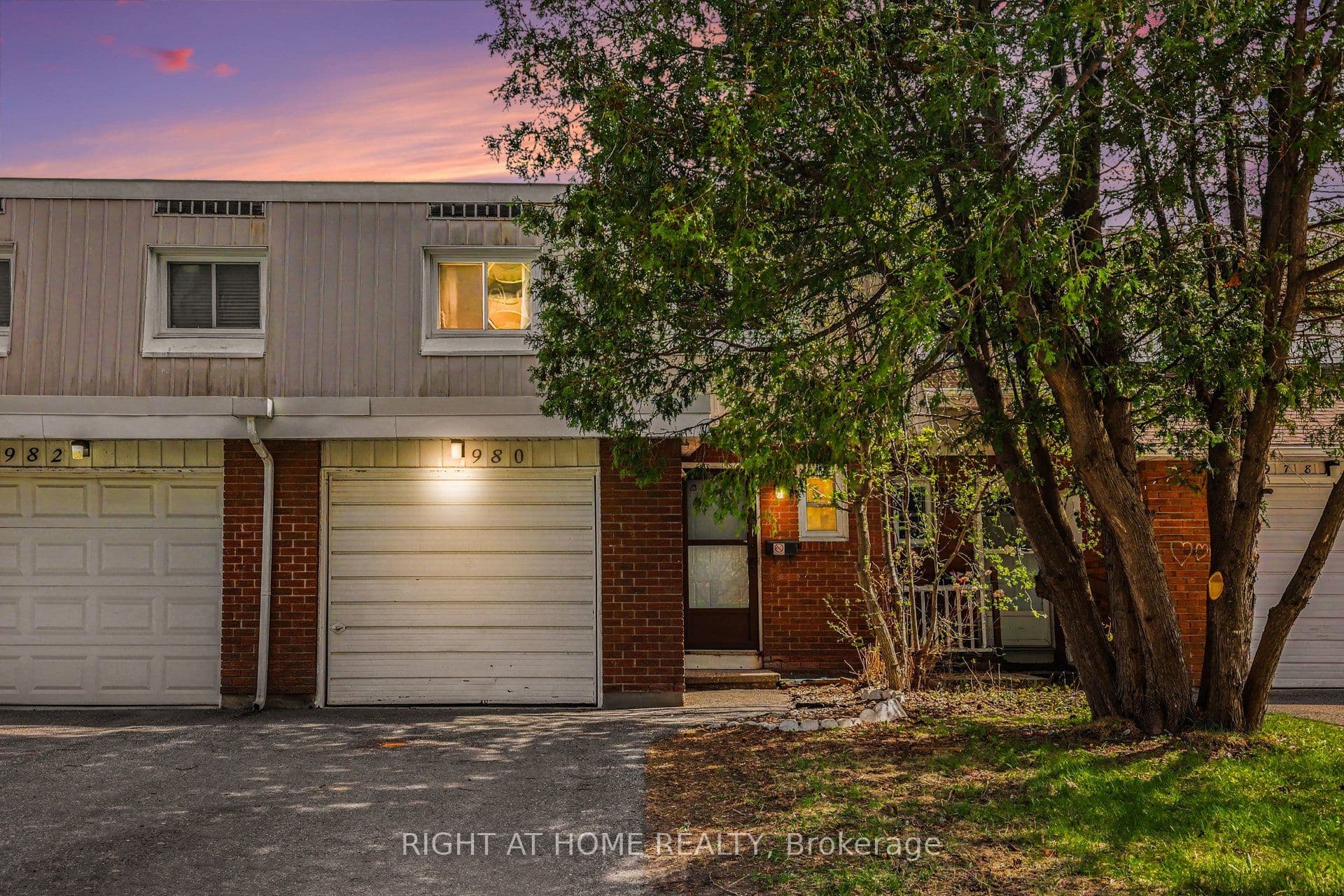 Unit 207 980 Gulf Place photo 1