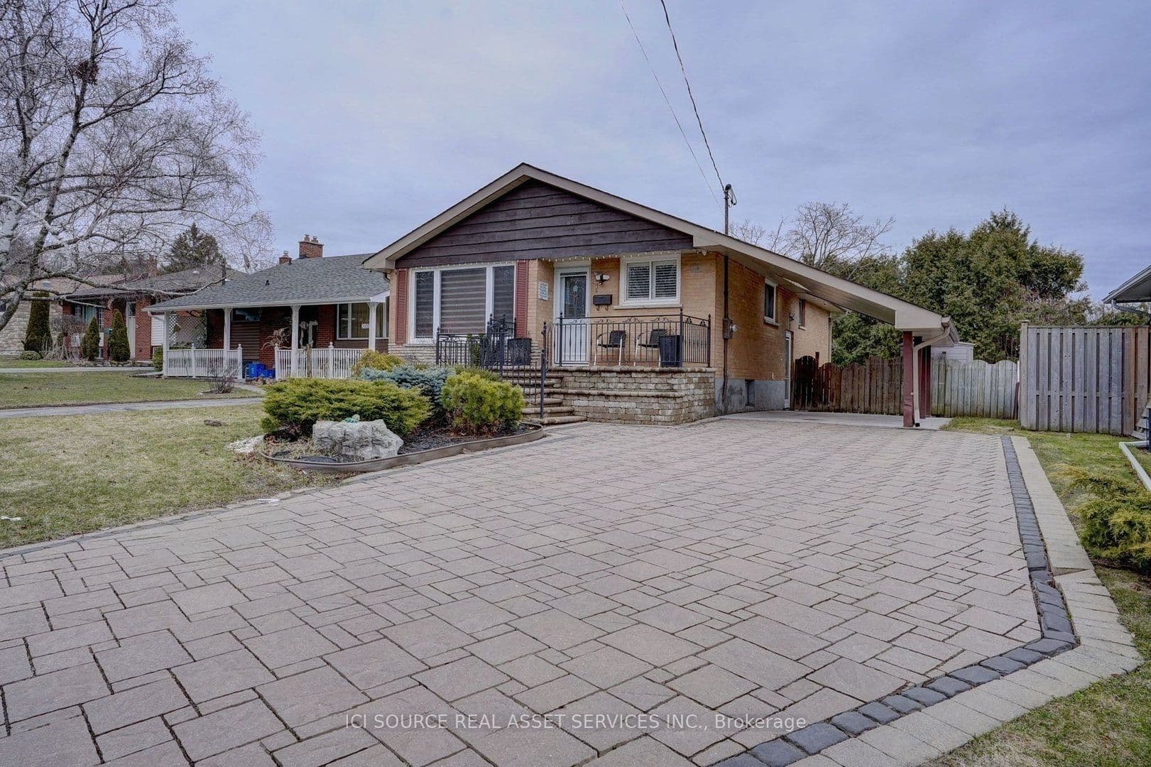 Unit Main Fl 1051 Willowdale Avenue photo 1