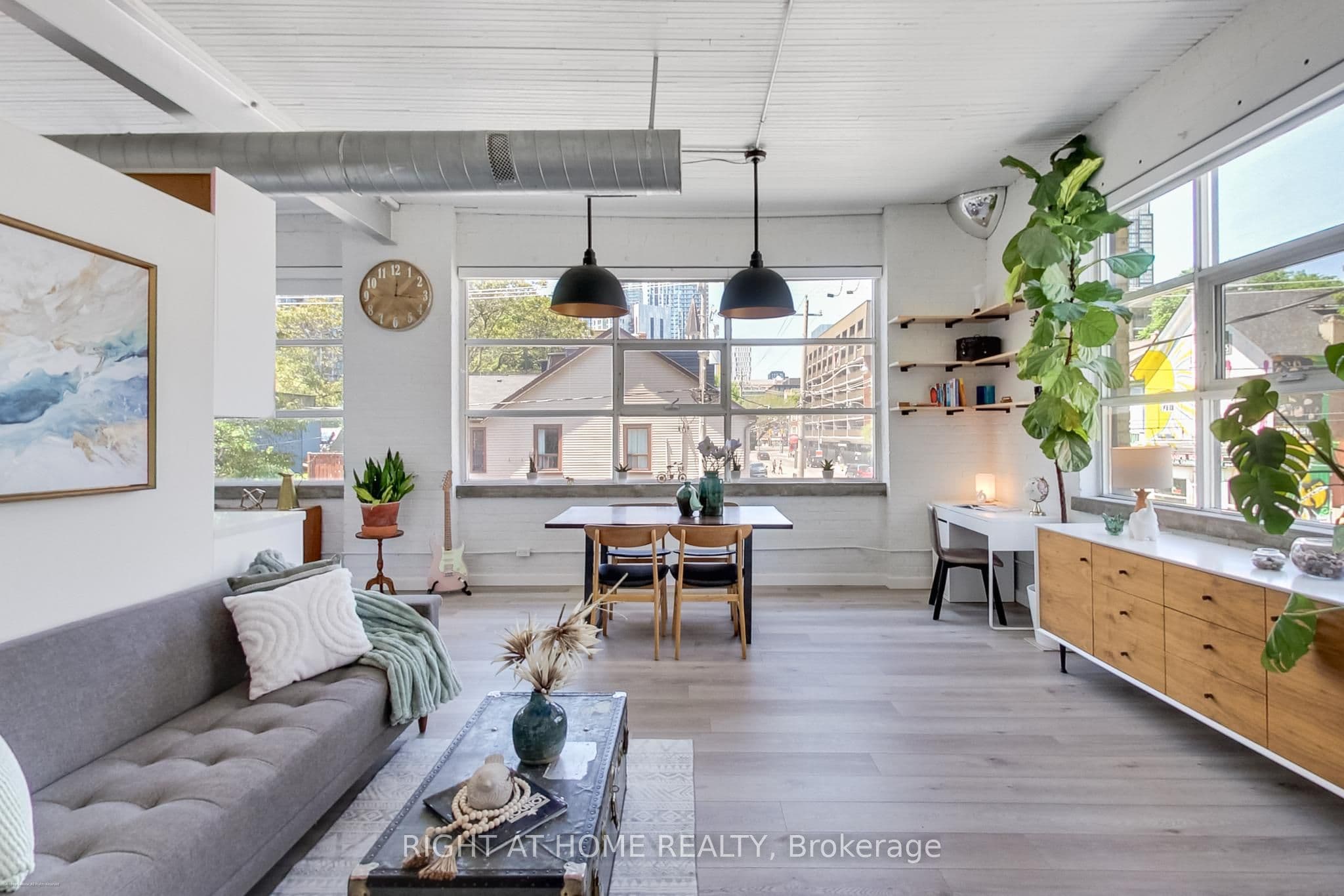 Unit 218 365 Dundas Street photo 1