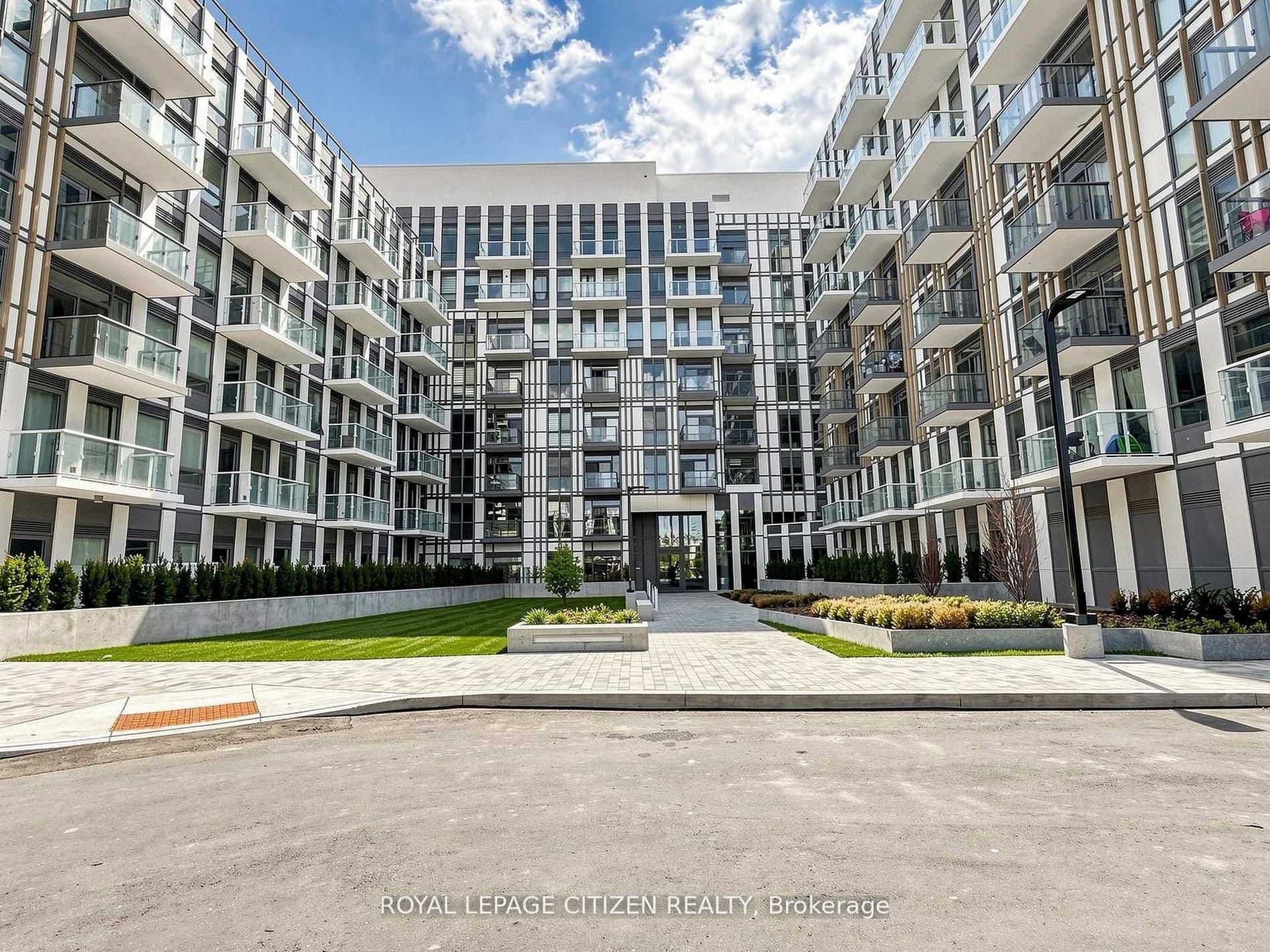 Unit 340 1005 Dundas Street photo 1