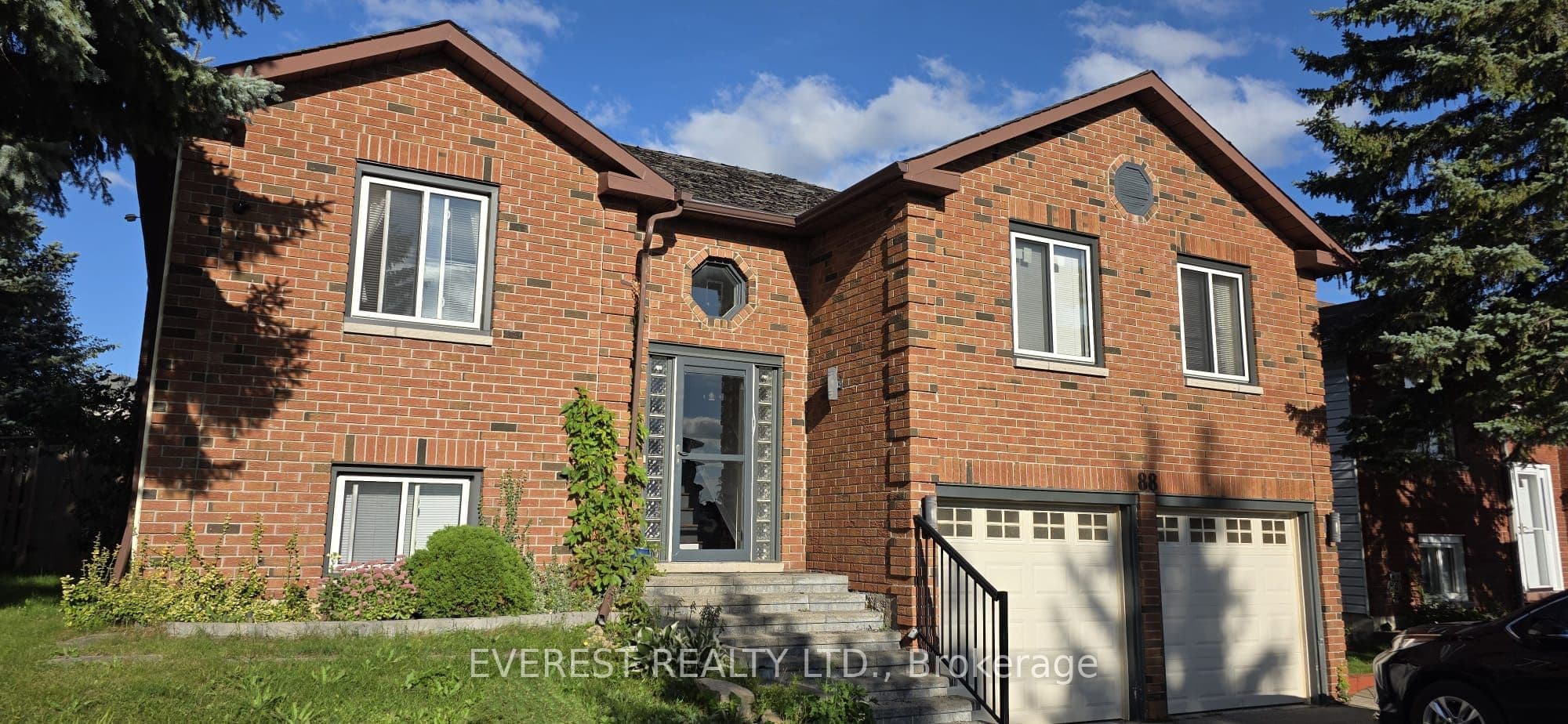 88 Shakespeare Crescent photo 1