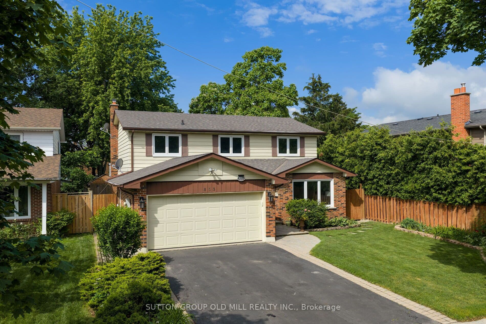 853 Kowal Drive photo 1