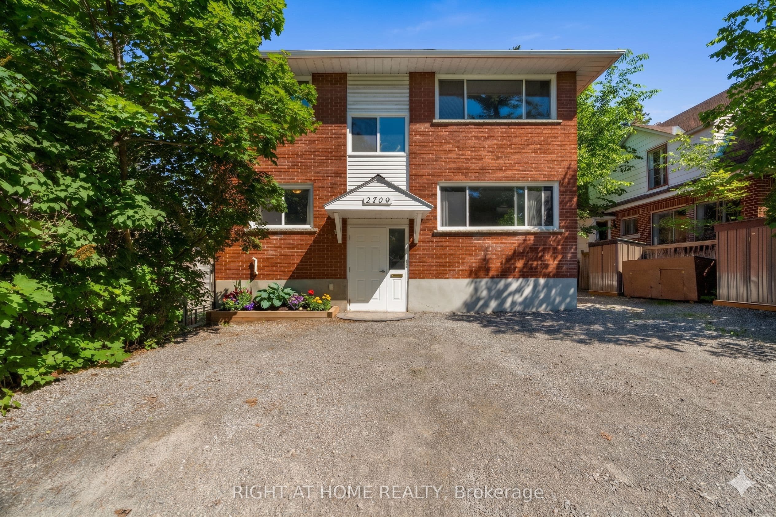 2709 DON Street photo 1