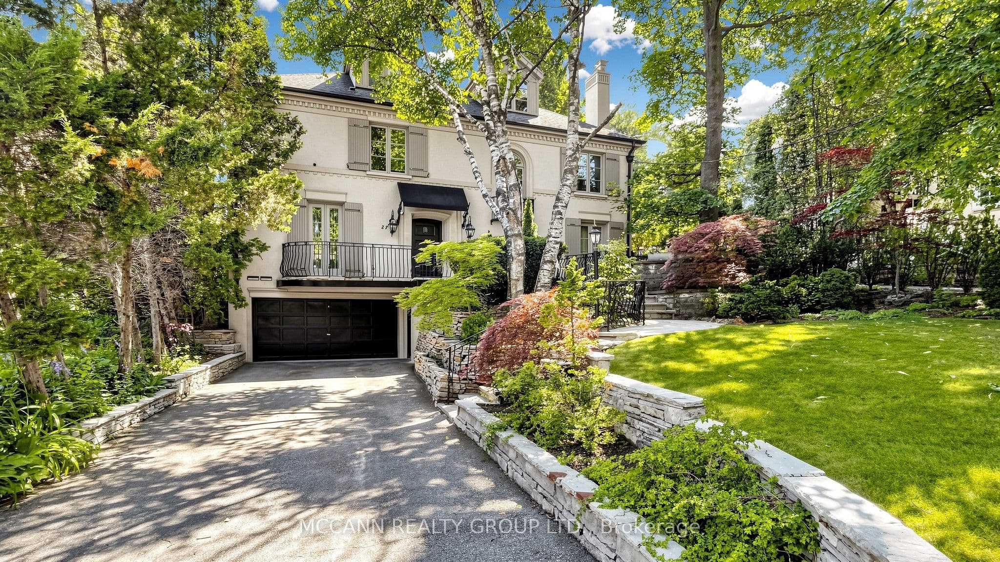 27 Strathgowan Crescent photo 1