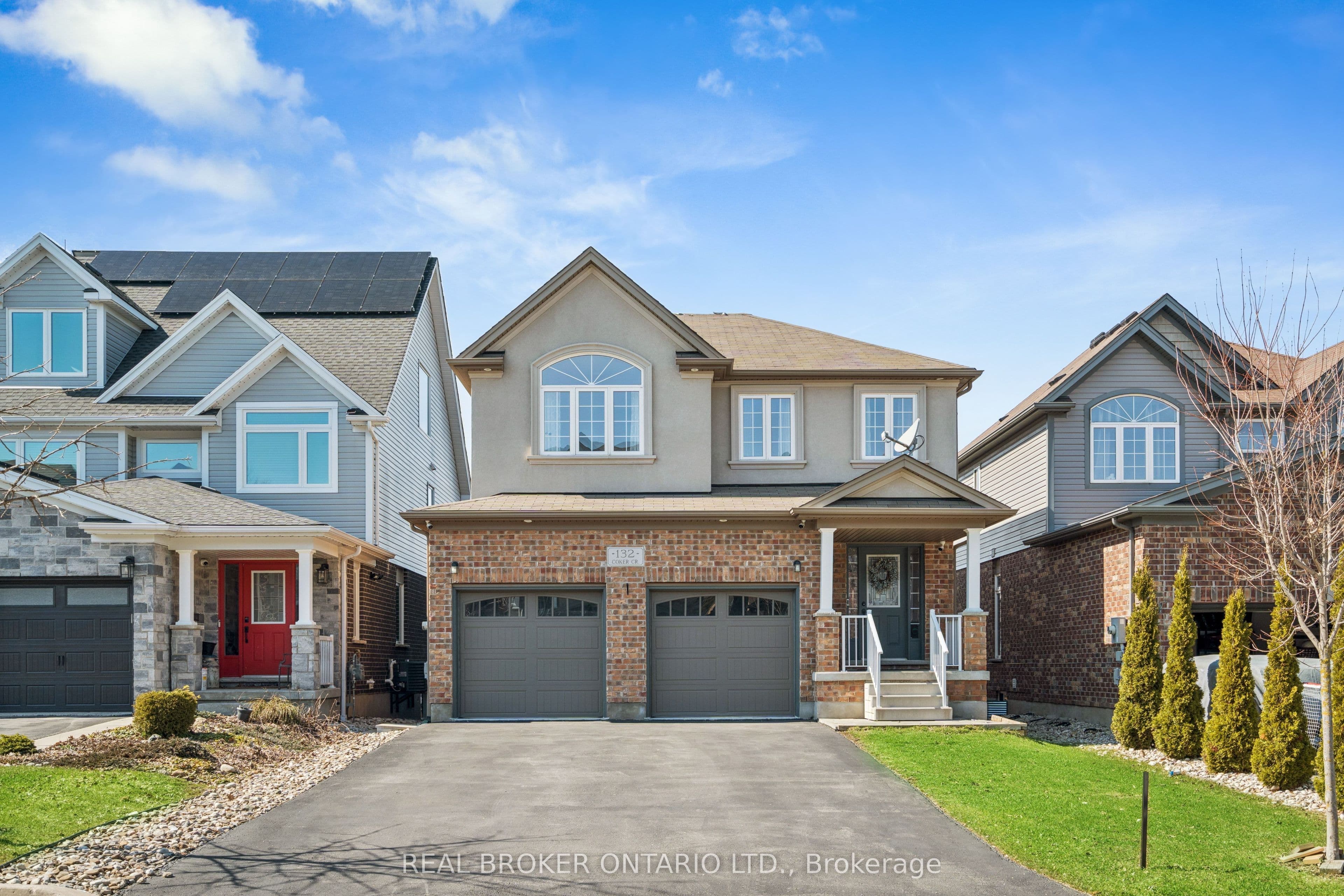 132 Coker Crescent photo 1