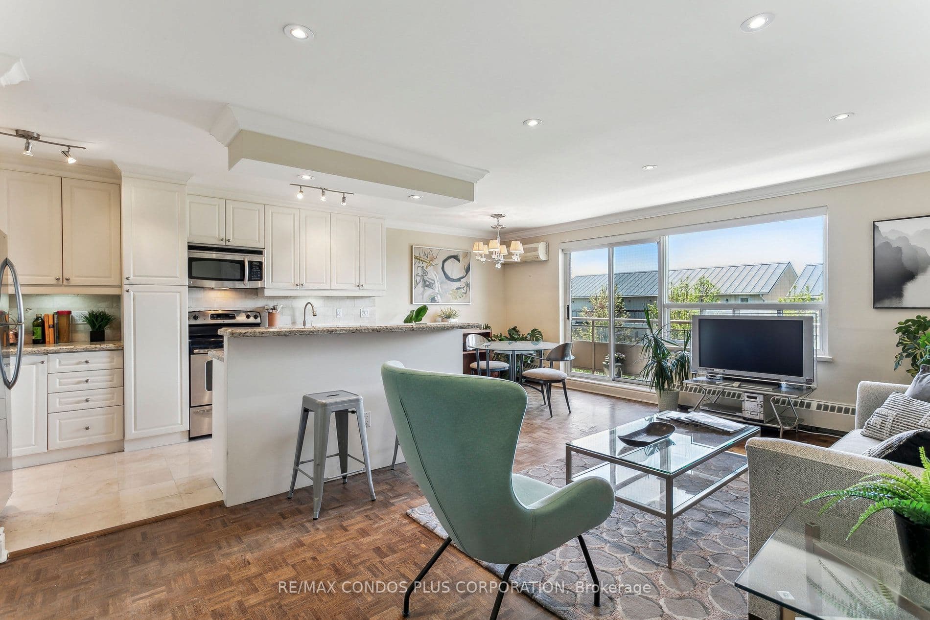 Unit 409 71 Jonesville Crescent photo 1