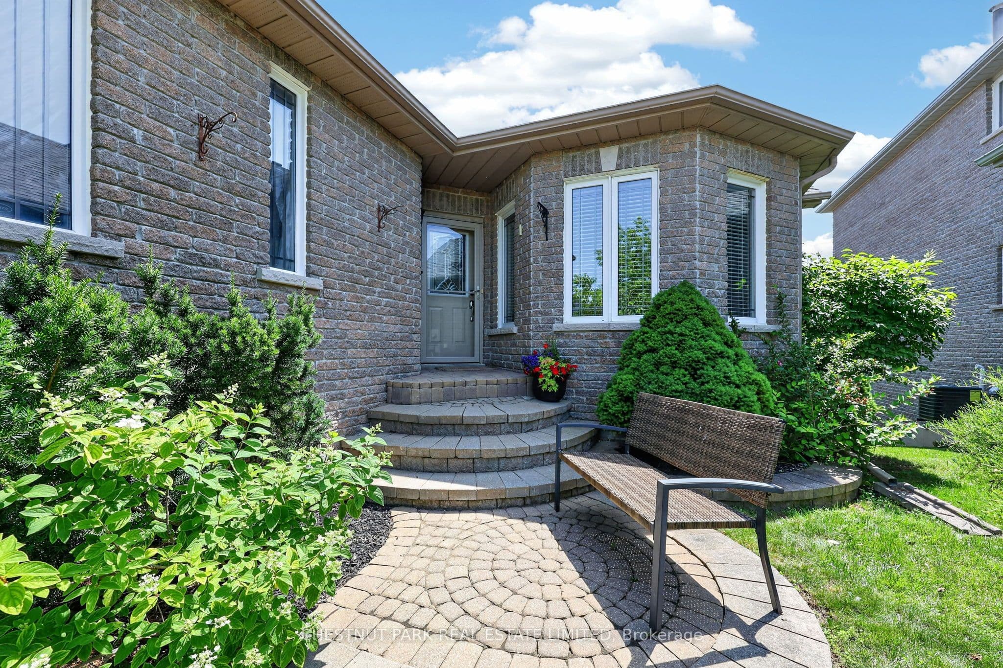 157 Birkhall Place photo 1