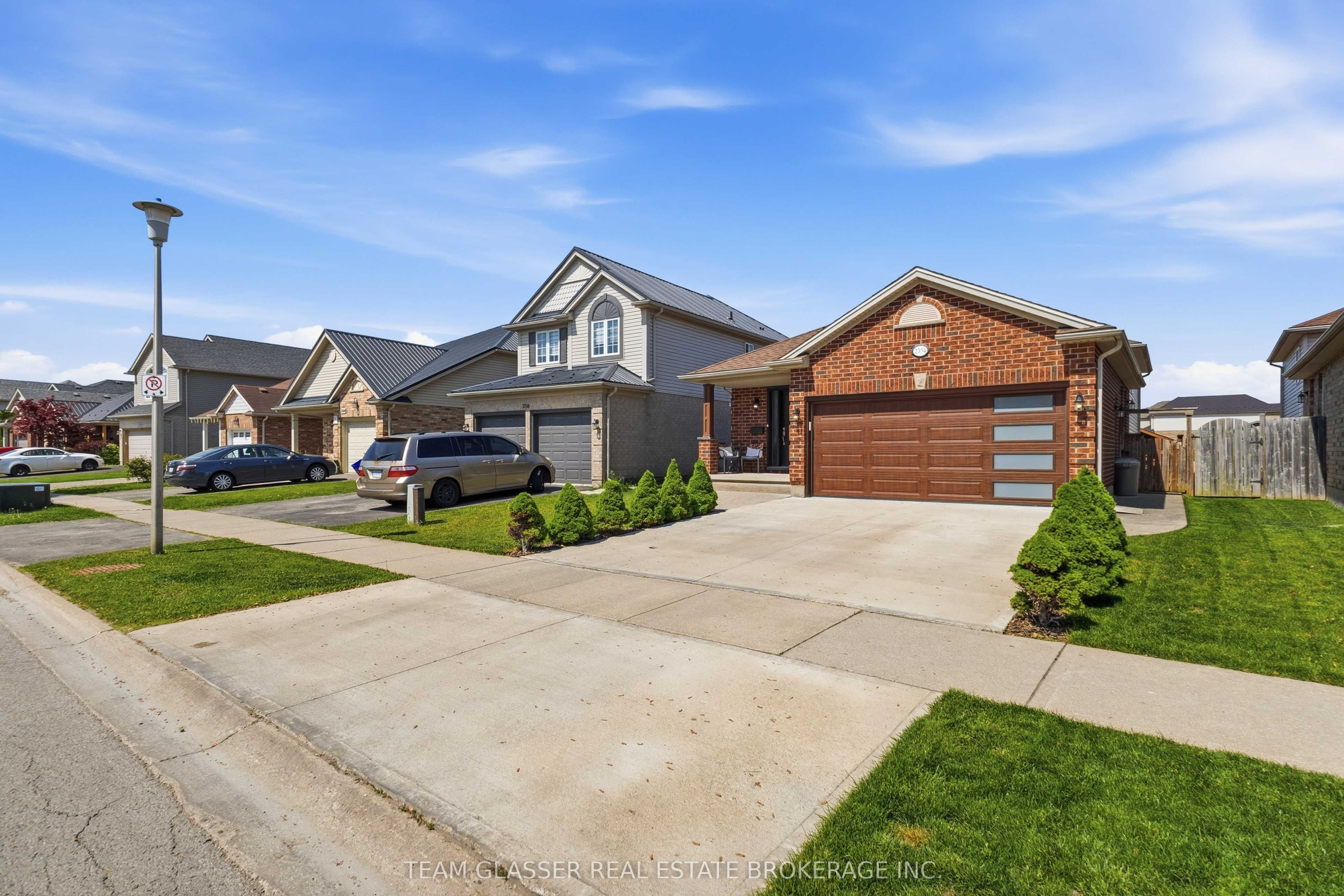 2334 MEADOWGATE Boulevard photo 1