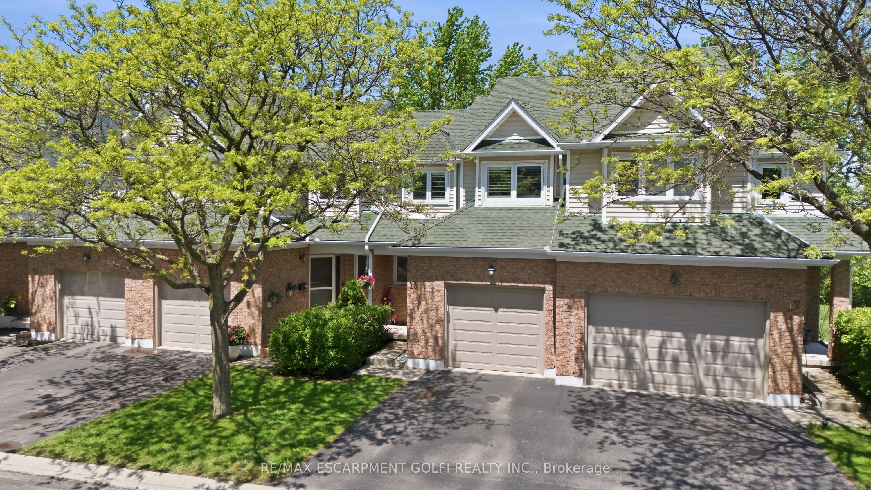 Unit 16 2215 Cleaver Avenue photo 1