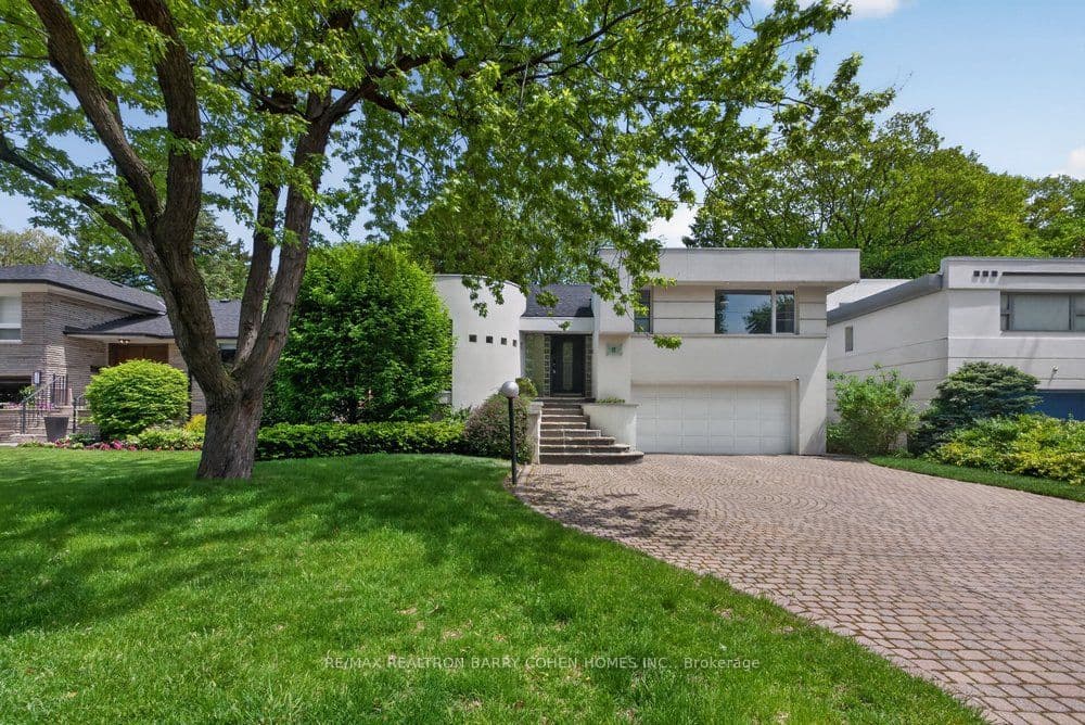 11 Saguenay Avenue photo 1