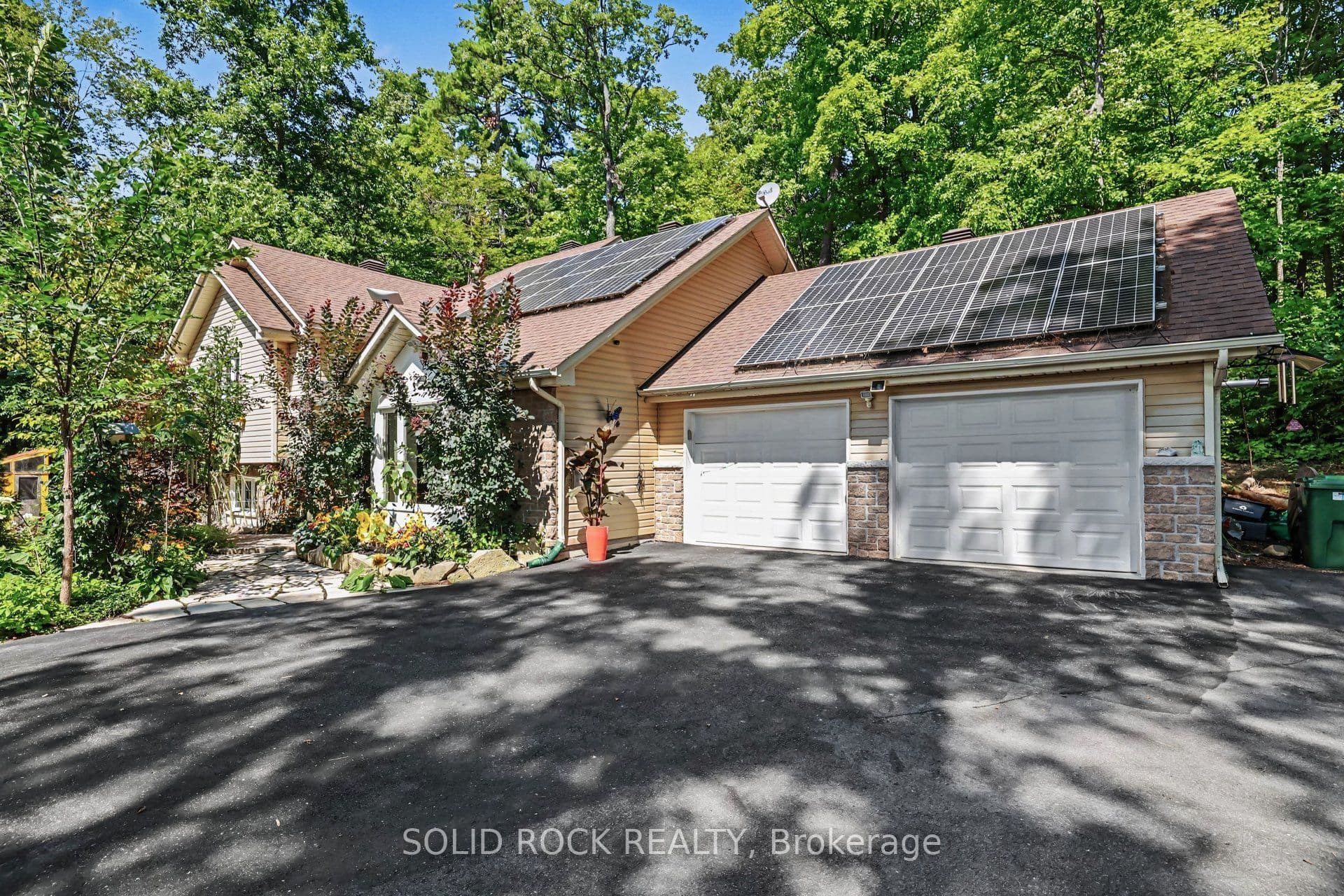 712 Flat Rapids Road photo 1