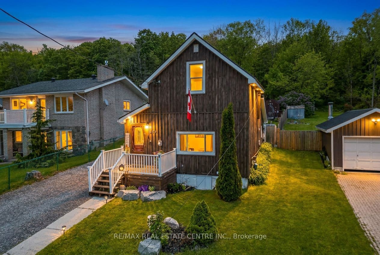 371 William Street photo 1