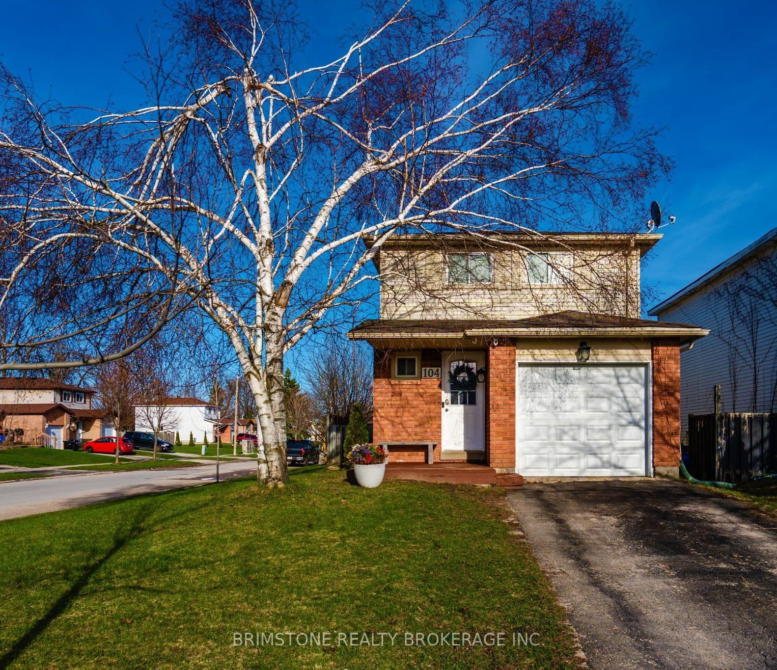 104 Hickling Trail photo 1