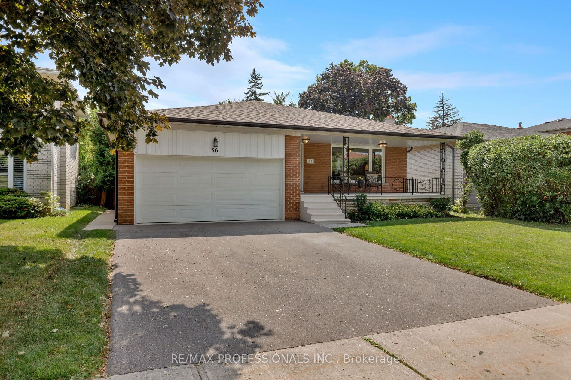 36 Thicket Road photo 1