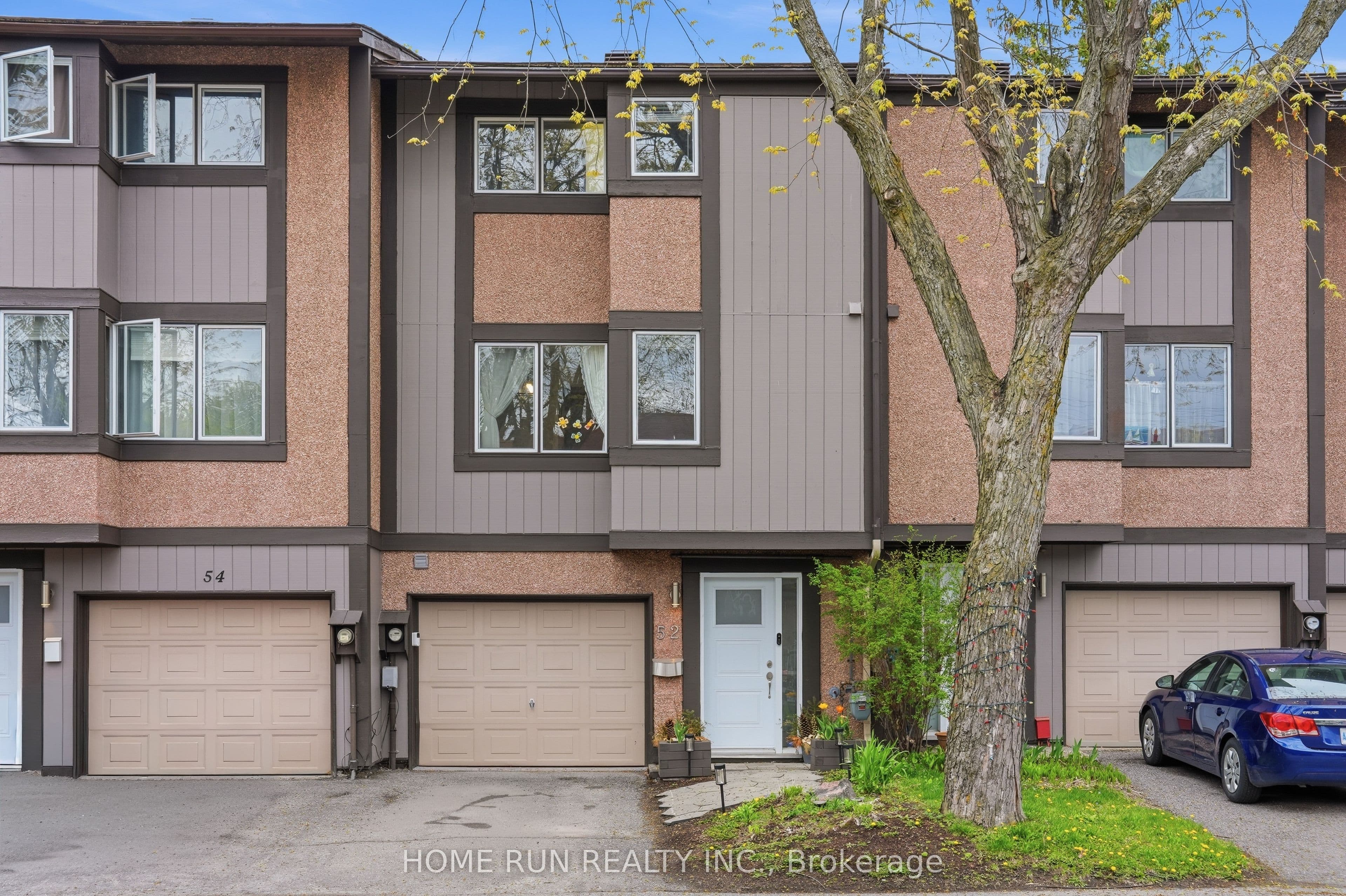 52 Reaney Court photo 1
