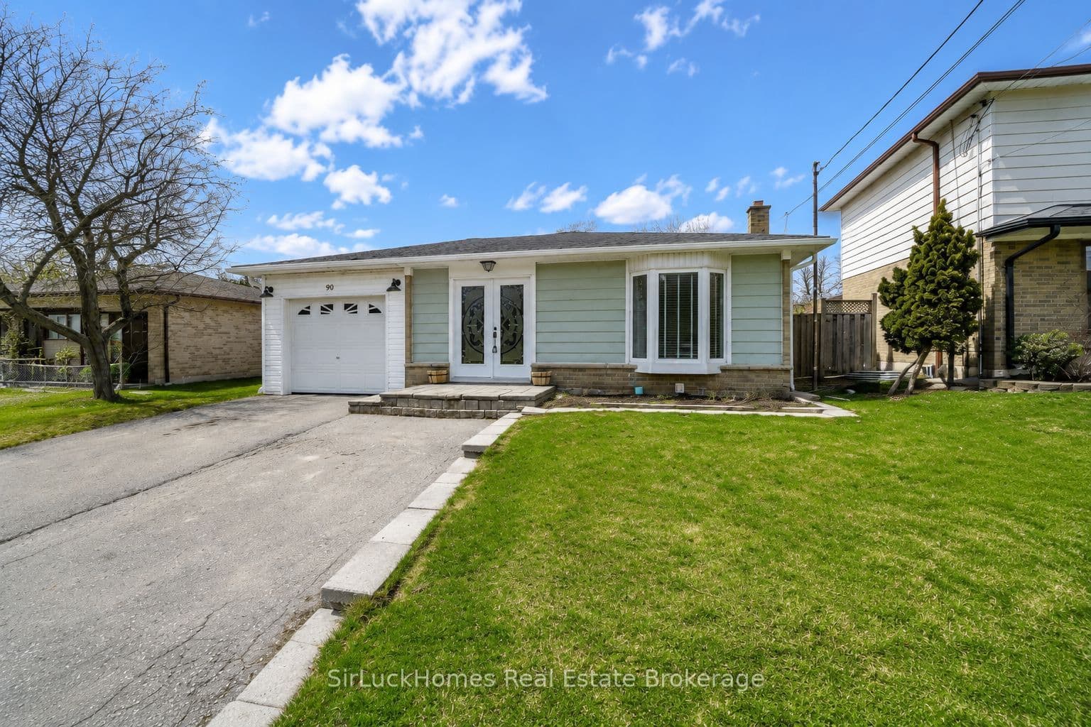 90 Mountainview Road photo 1