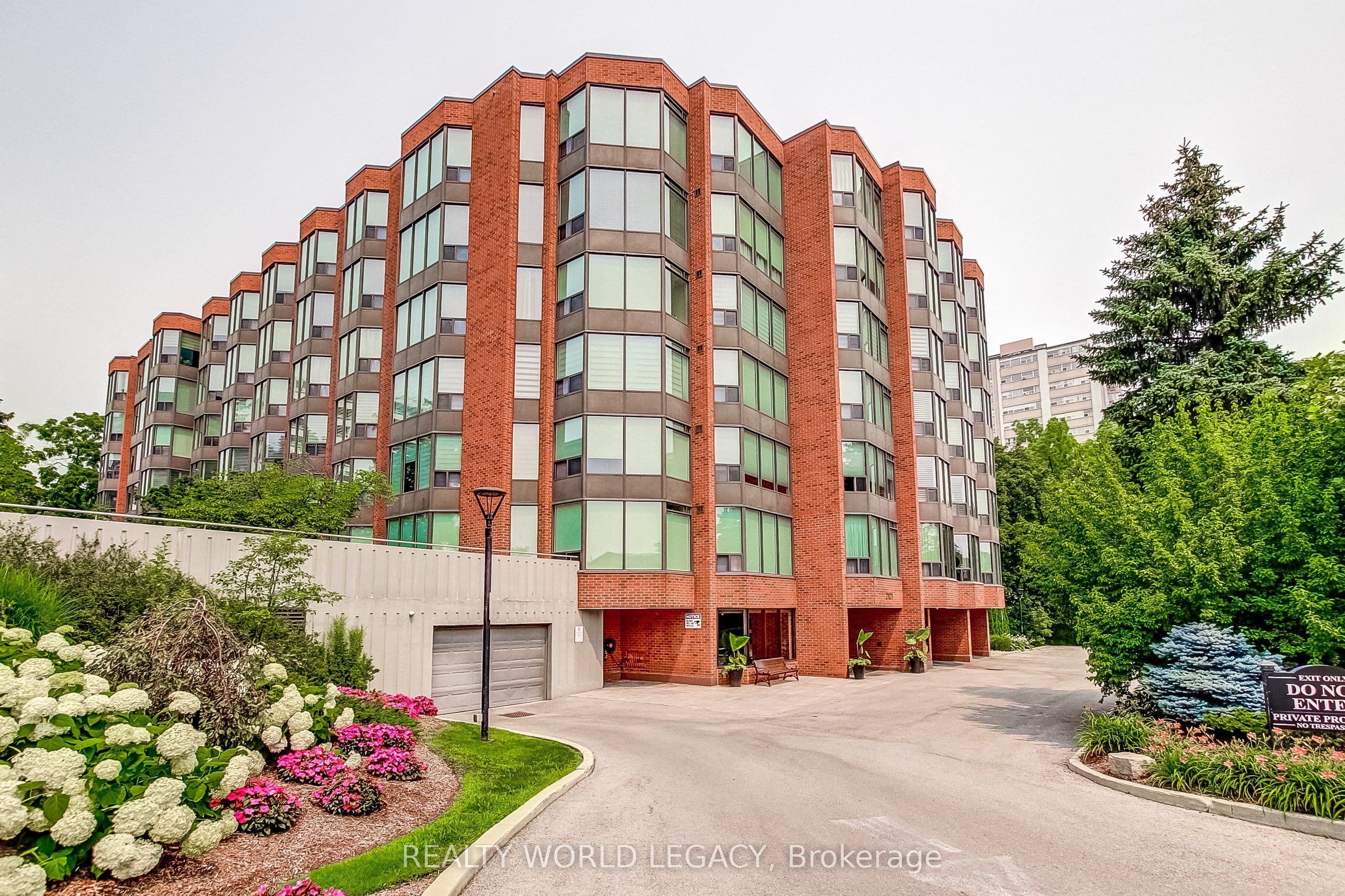 Unit 501 2121 Lakeshore Road photo 1