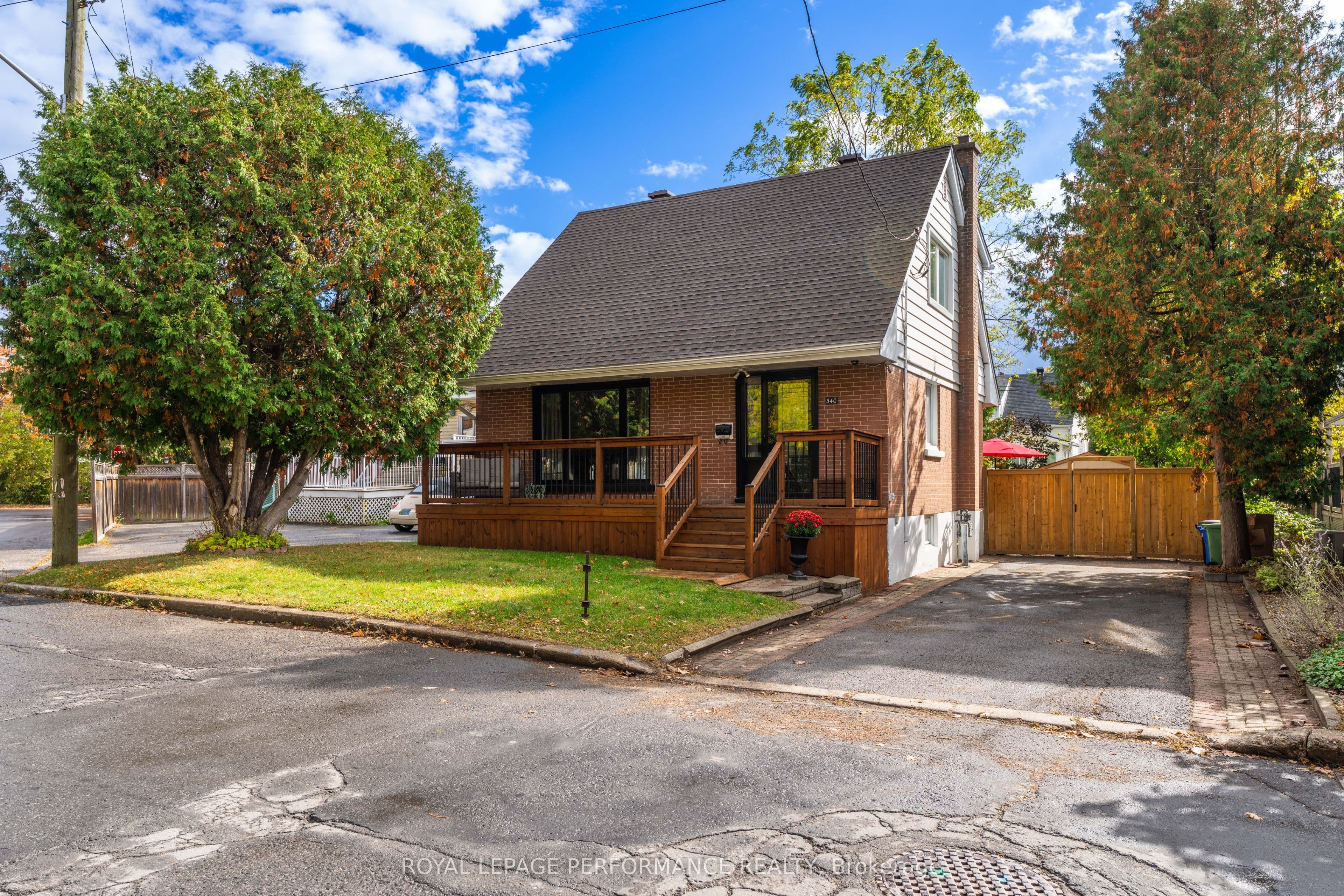340 St-Denis Street photo 1