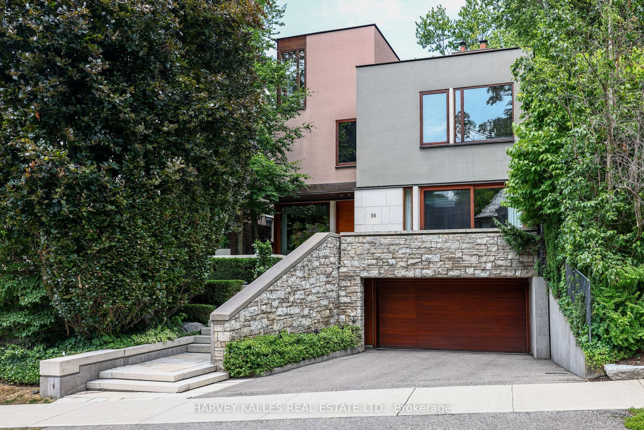 36 Millbank Avenue photo 1
