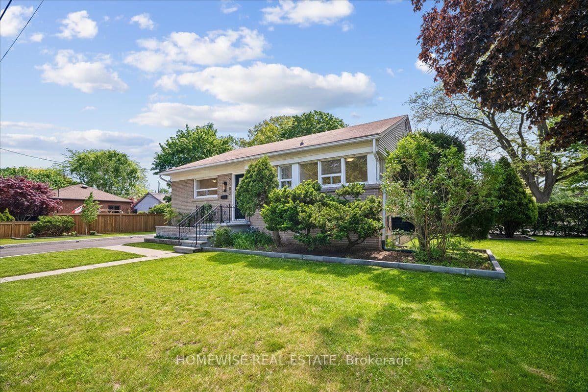 2182 Courtland Drive photo 1