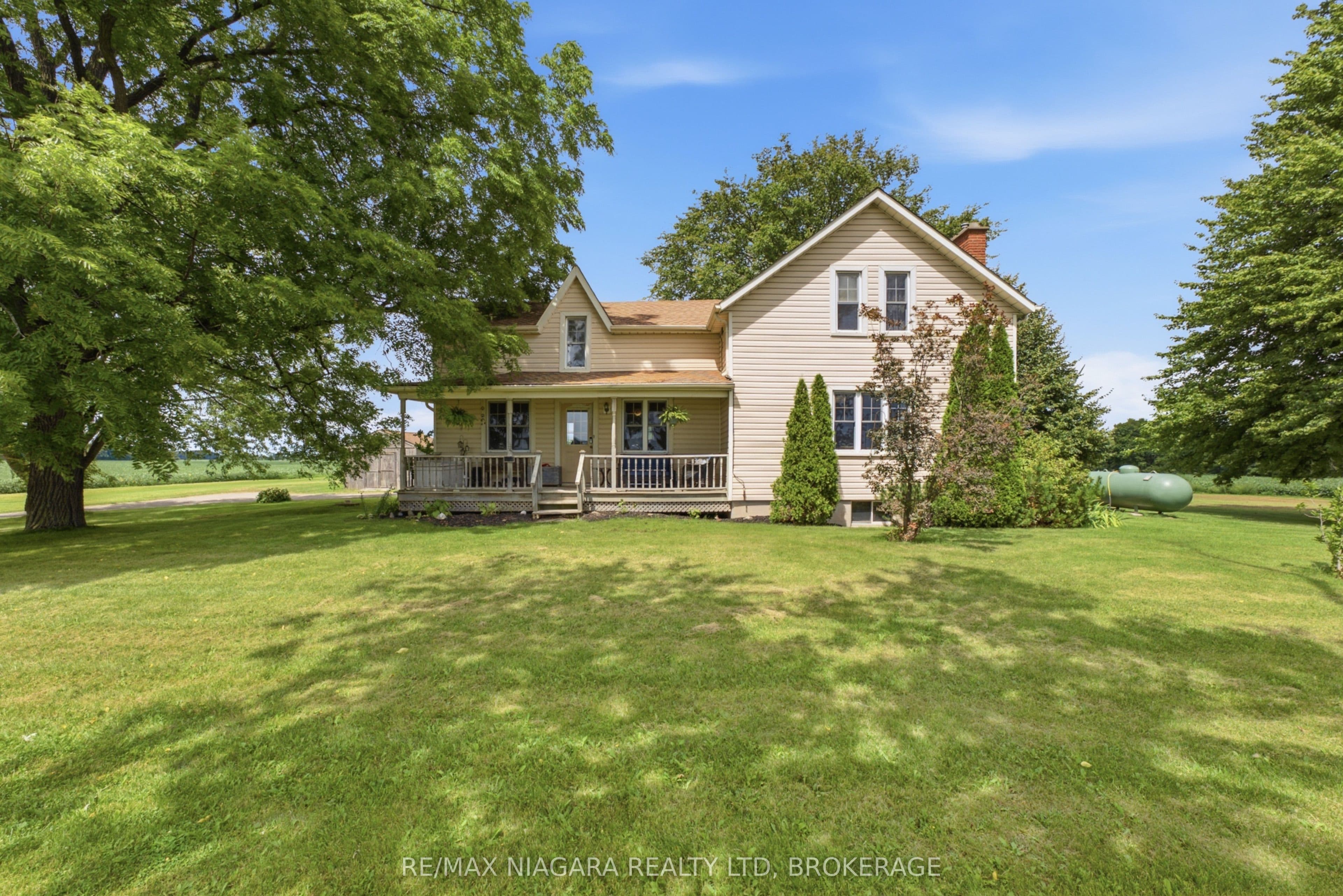 4491 Canborough Road photo 1