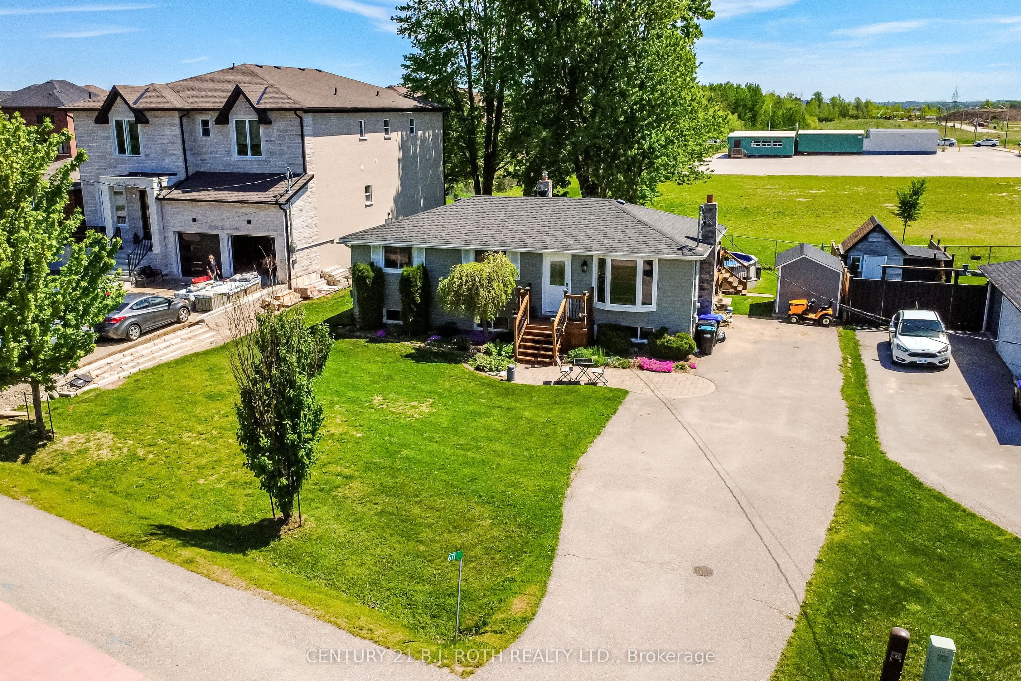 671 Simcoe Road photo 1